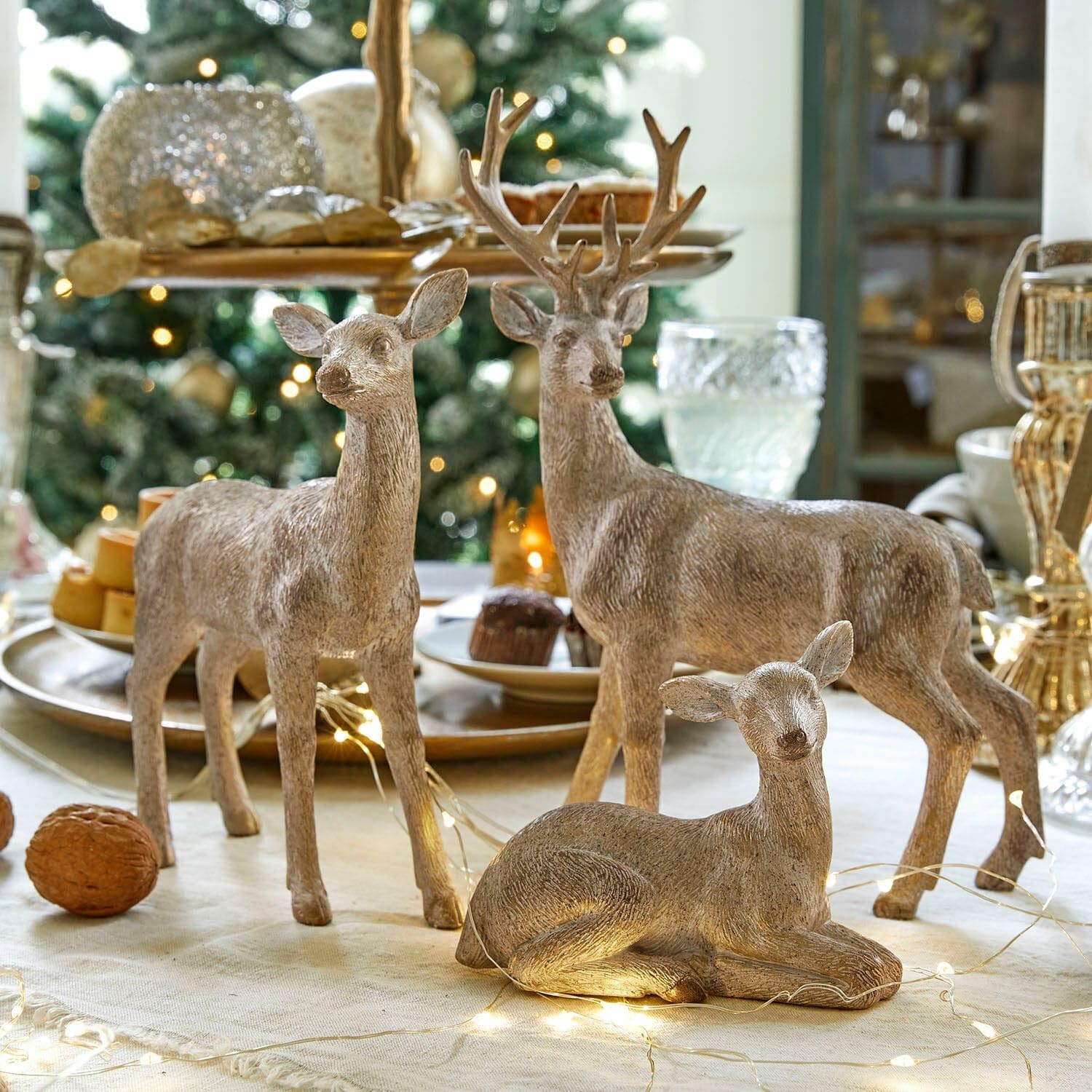 Loberon Deko-Figur 3er Set Yasirah, Gold | DREI Formen, Handbemalt, Detailreich Gearbeitet, Rehe und Hirsche, Tierfiguren, Weihnachtsdekoration, Weihnachten, Polyresin