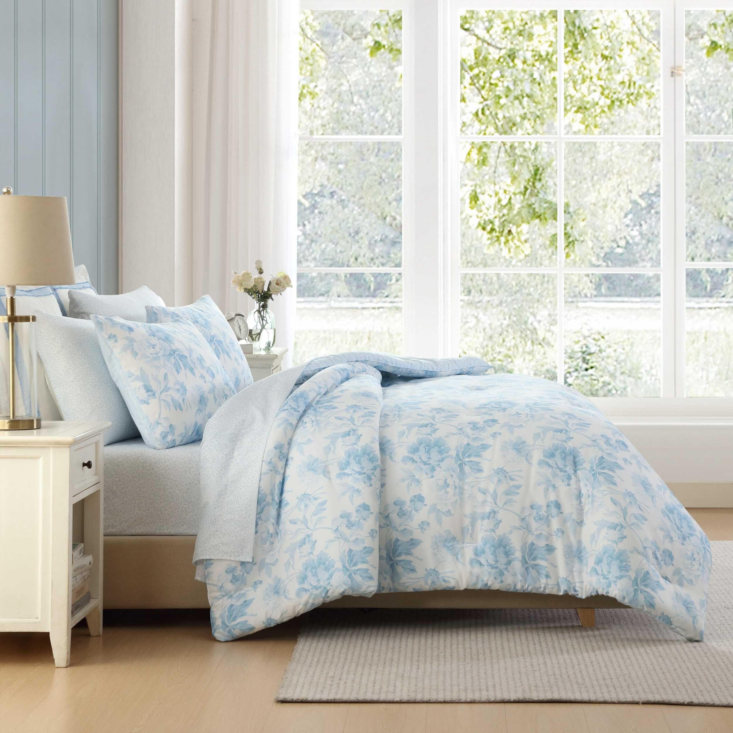 新品LAURA ASHLEY寝具3点セット 230x210(キング) Amazon.com: Laura Ashley - King Comforter Set, Bedding Set