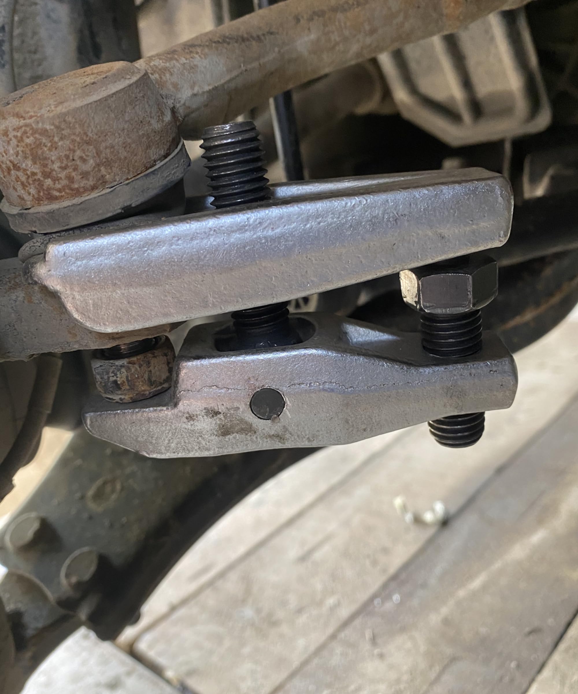 Flaconi 2PCS Auto Estrattore Testine Sterzo,Estrattore Giunti Sferici,Strumento Separatore Giunto Sferico,Estrattori per Testine Sterzo,Adatto per Quasi Tutti i Tipi di Veicoli nel Settore