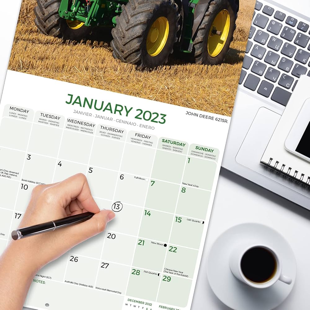 Farm Tractor Calendar- Classic Tractor Calendar - Antique Tractor Calendar  - Calendars 2022 - 2023 Wall Calendars - John Deere Calendar - Tractors 16  Month Wall Calendar by Avonside: MegaCalendars: 9781839418600: Amazon.com:  Books