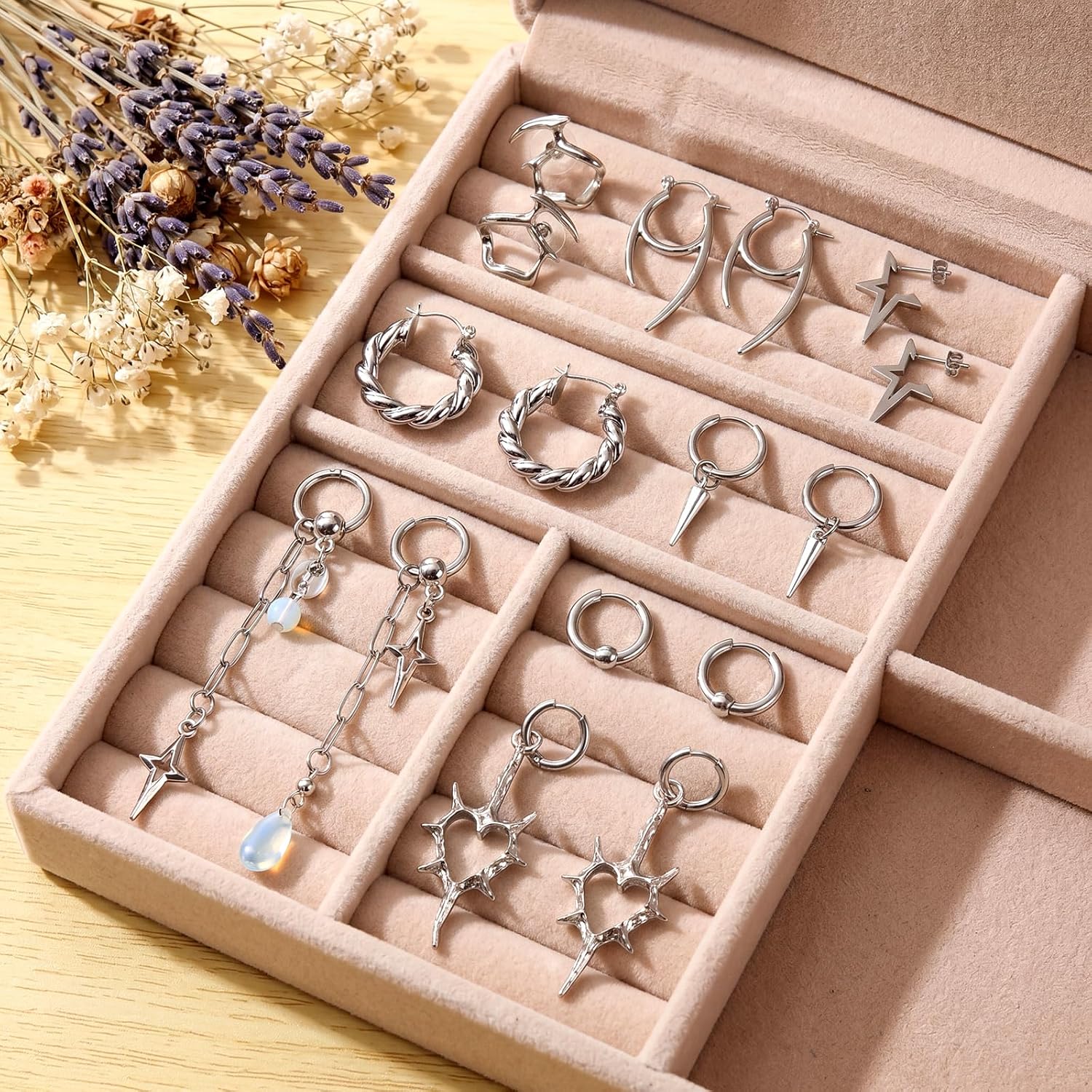 Quelay 8 Pairs Y2K Punk Earrings Set for Men Women Dangle Goth Gothic Grunge Emo Kpop Earrings Fashion Jewelry Gifts