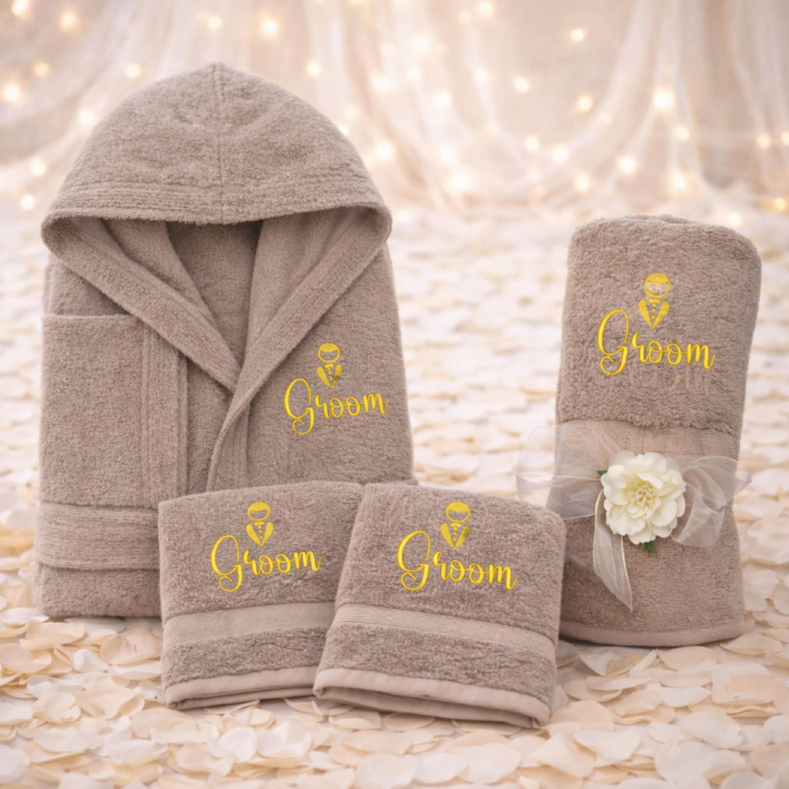 D&Vlab Kit Set 4 pz Accappatoio e 2 Asciugamani viso e bidet + Telo Doccia Grande Personalizzati con Nome Ricamati - in morbida spugna di cotone - Idea regalo per Uomo Donna Lui e Lei SPOSI