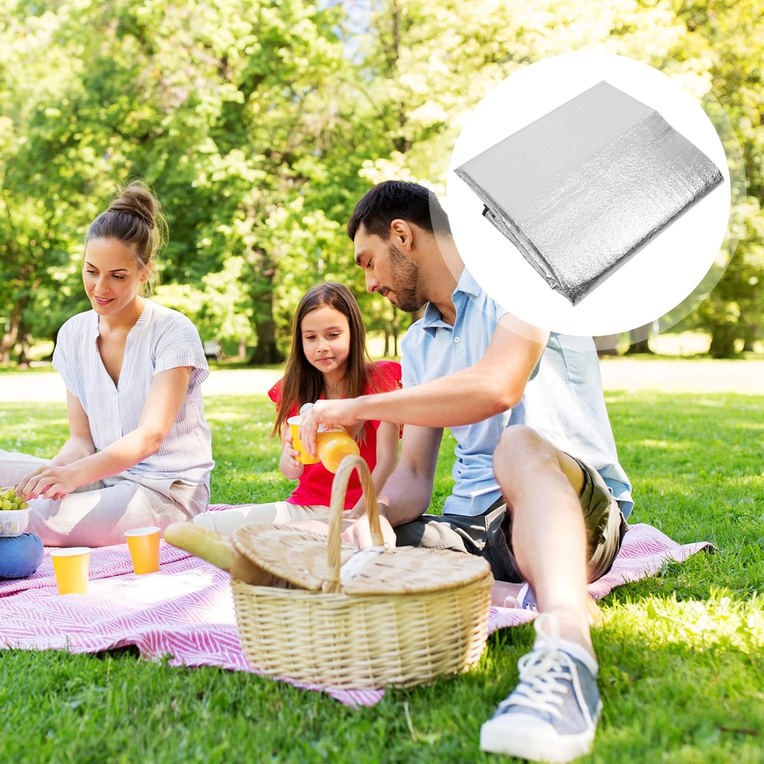VICASKY 200x150cm Waterproof Aluminum Foil Camping Kneeler Mat Folding Picnic Sleeping Pad Lightweight Sleeping Mattress for Outdoor Use Easy to Carry