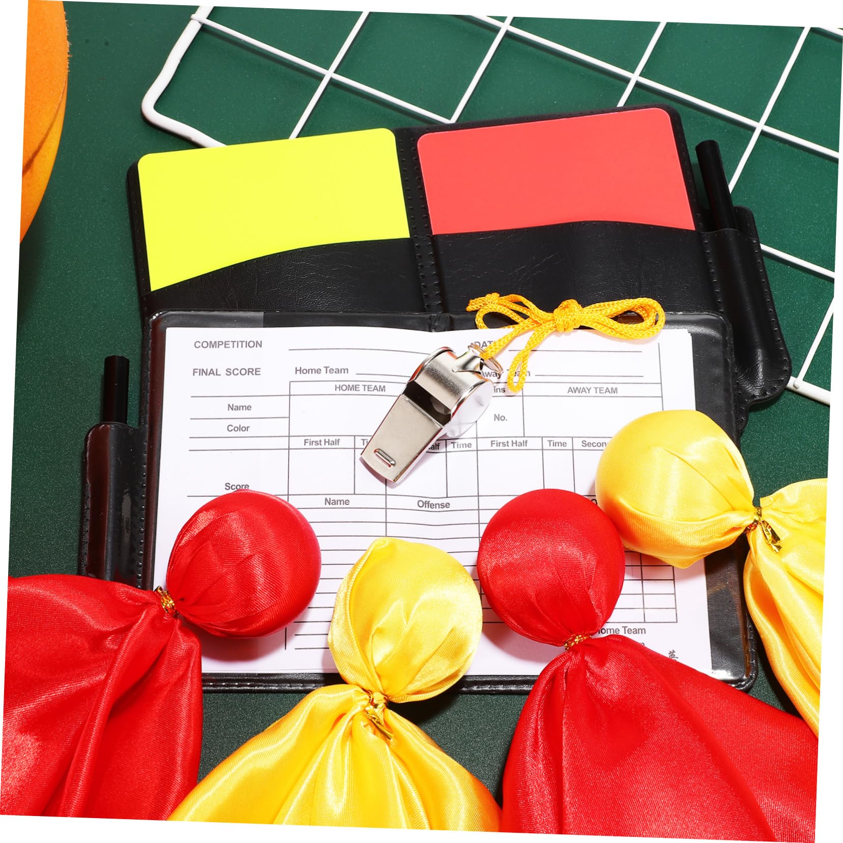 BESTonZON 3 Sätze Schiedsrichterflagge Pfeife Schiedsrichterfahne rote Flagge Schiedsrichterkarten Fußball-Straffahnen gelb Beamte Fußball gelbe rote Karten Schiedsrichter-Strafkarten PVC