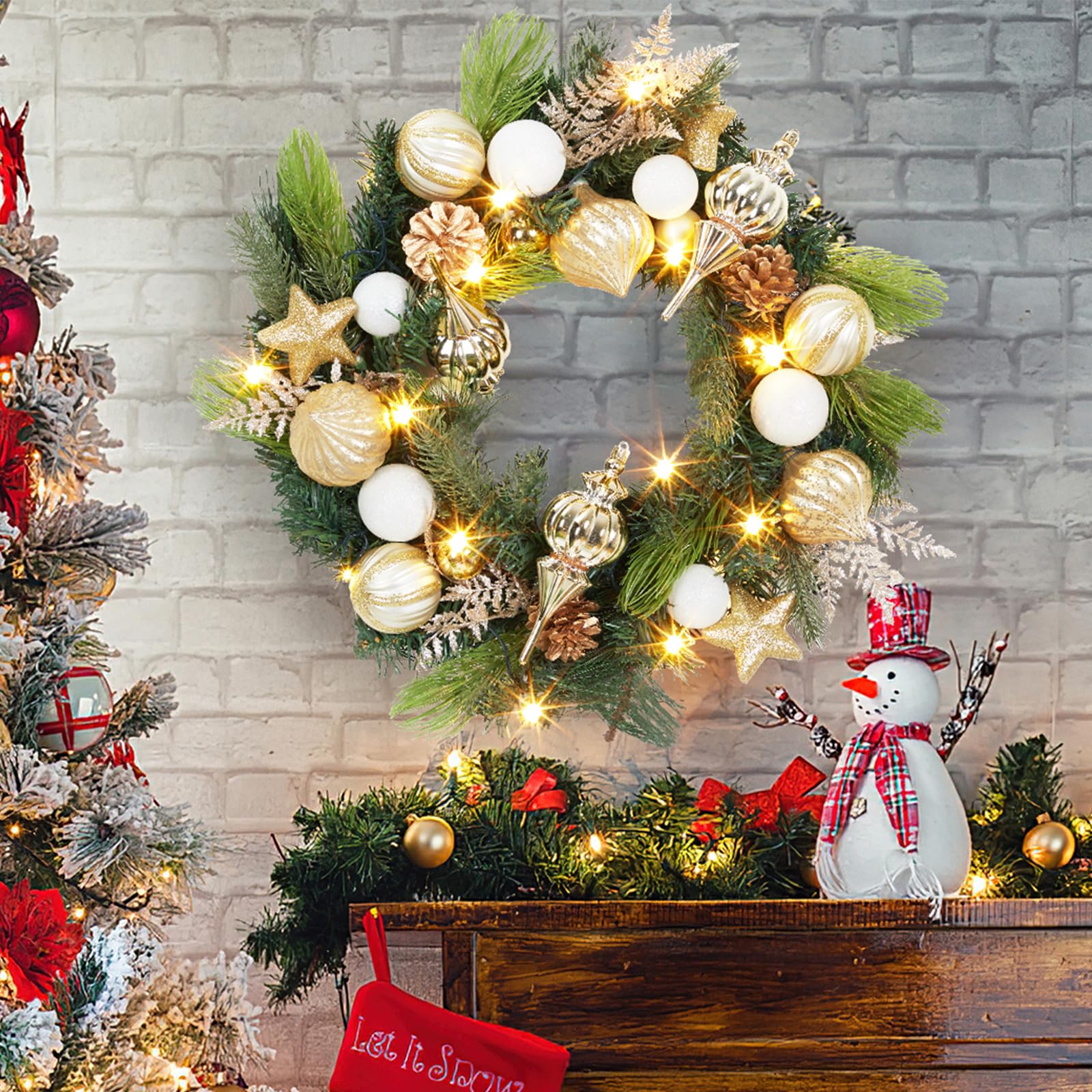 Couronne de Noël Lumineuse de 61 cm, Couronne de Noël pré-éclairée avec Pommes de pin et Accents dorés, Couronne de pin à lumière Blanche Chaude, décoration d'intérieur pour Porte d'entrée, fenêtre