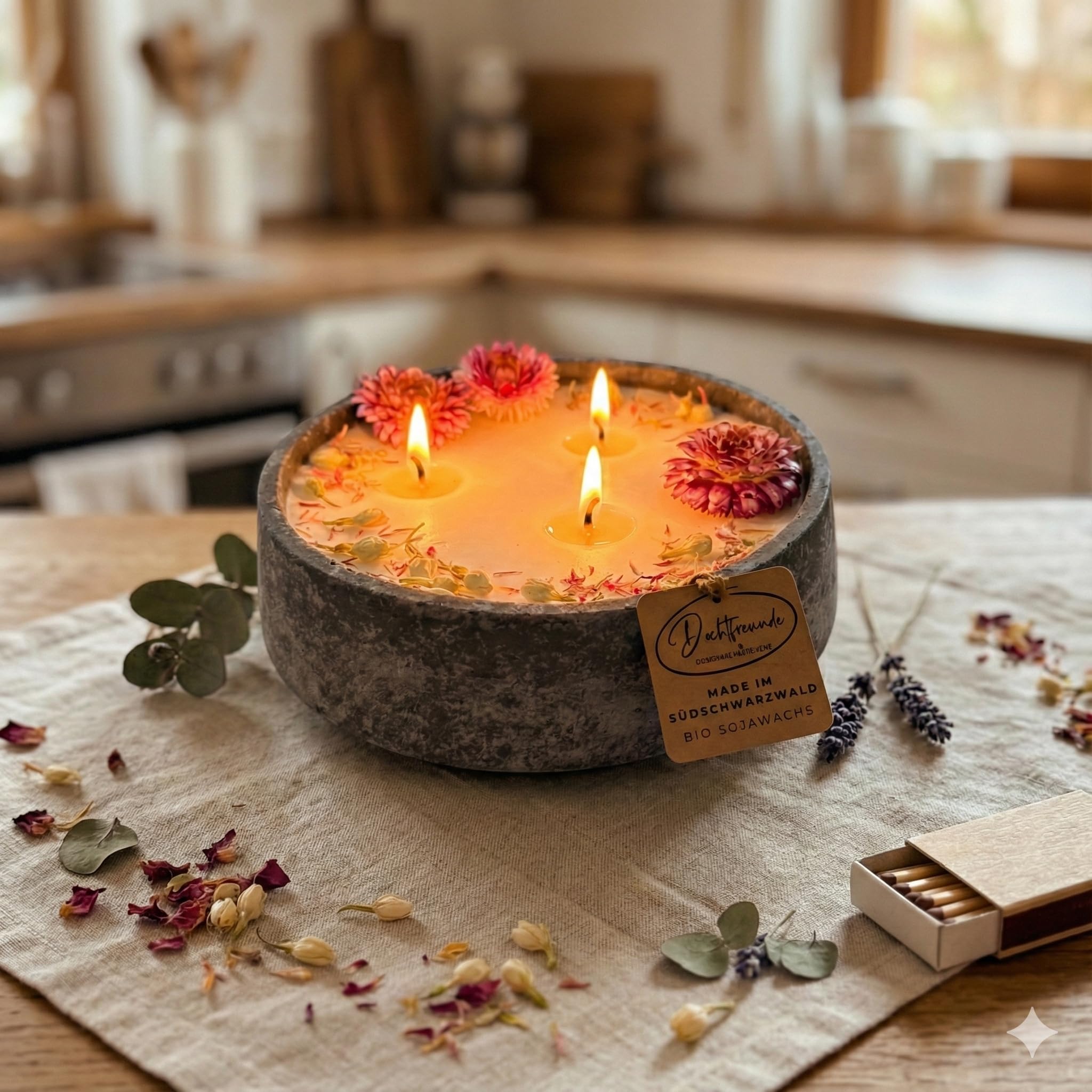 XL Betonkerze "Big Bloom" (Ø 18cm) | Handgegossene 3-Docht Sojawachs Kerze | Mit echten rosa Blüten | Vegan & Nachhaltig | Made in Germany (Frühlings-Deko & Geschenk) (Citronella)