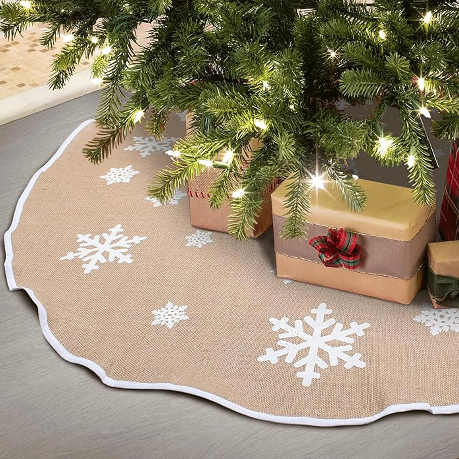 Gonna Albero di Natale Gonna per Albero di Natale Beige con Fiocco Di Neve Bianco Stampato Tappeto Rotondo per Albero di Natale Gonna per Albero di Natale 120 cm