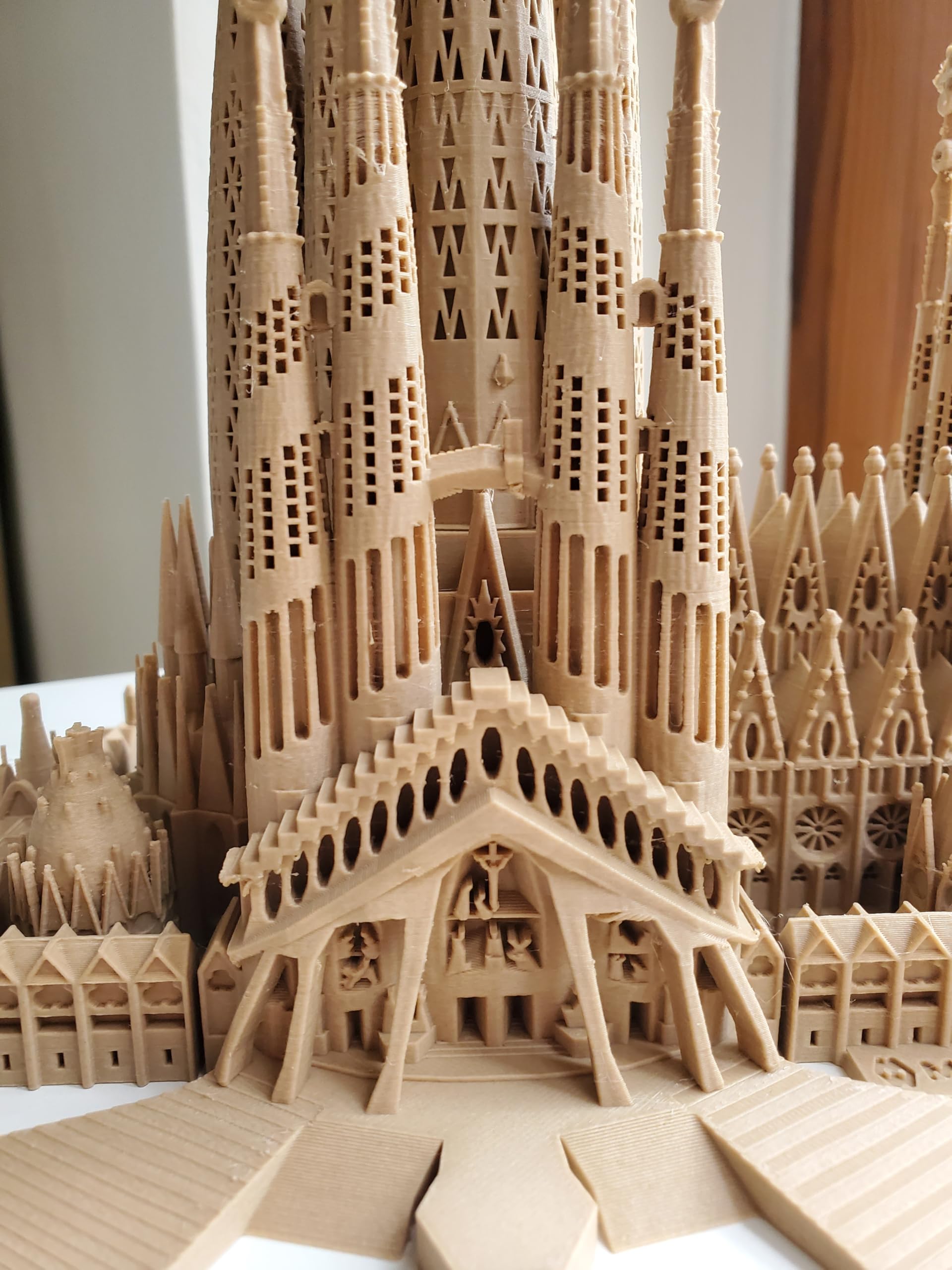 Generico Sagrada Familia, Barcelona Landmark Model, Architectural Sagrada Familia Model, Unique Barcelona Souvenir, Artistic Sagrada Model