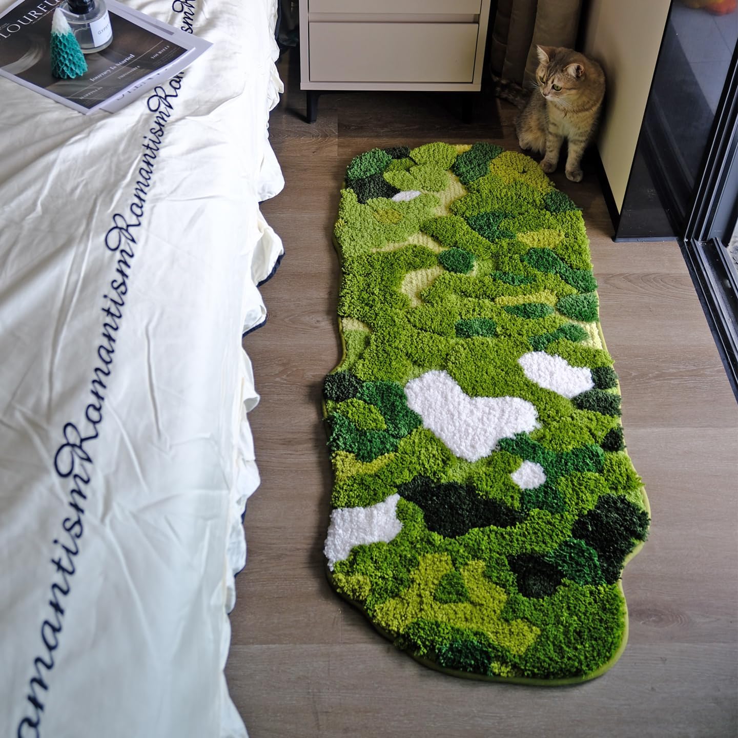 Moss Forest Bathroom Rug, Cute Cozy Green Plant Tufted Mat, Ultra Soft Microfiber, TPR Holder Backing, Absorbent Machine Washable, for Sink Bar, Shower and Bedroom, 19.7" x 31.5", Lawn