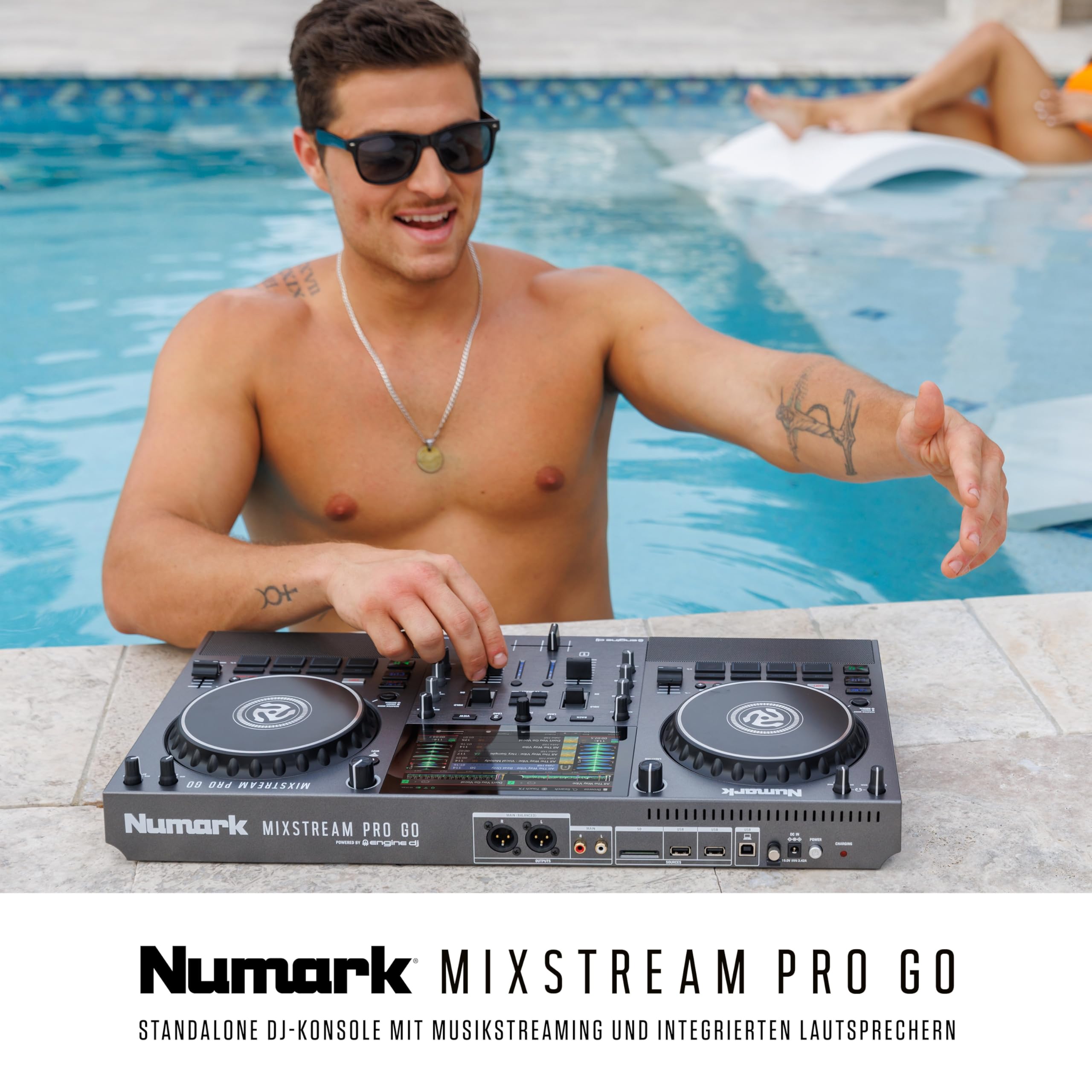 Numark Mixstream Pro Go Tragbarer DJ-Controller mit Akku, Mixer mit Stem-Trennung, Lautsprecher, WLAN-Streaming, Touchscreen, kompatibel mit Serato DJ
