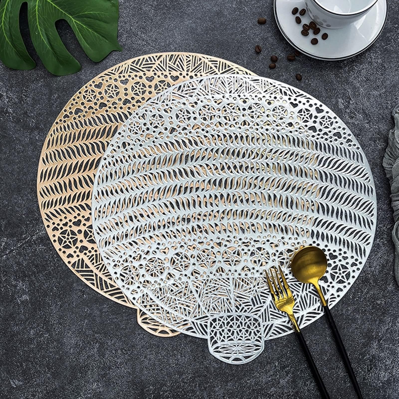 Jesienne podkładki w stylu boho, zestawy 6 podkładek pod talerze 38 x 38 cm, pusta bombka bożonarodzeniowa, srebrne PCW