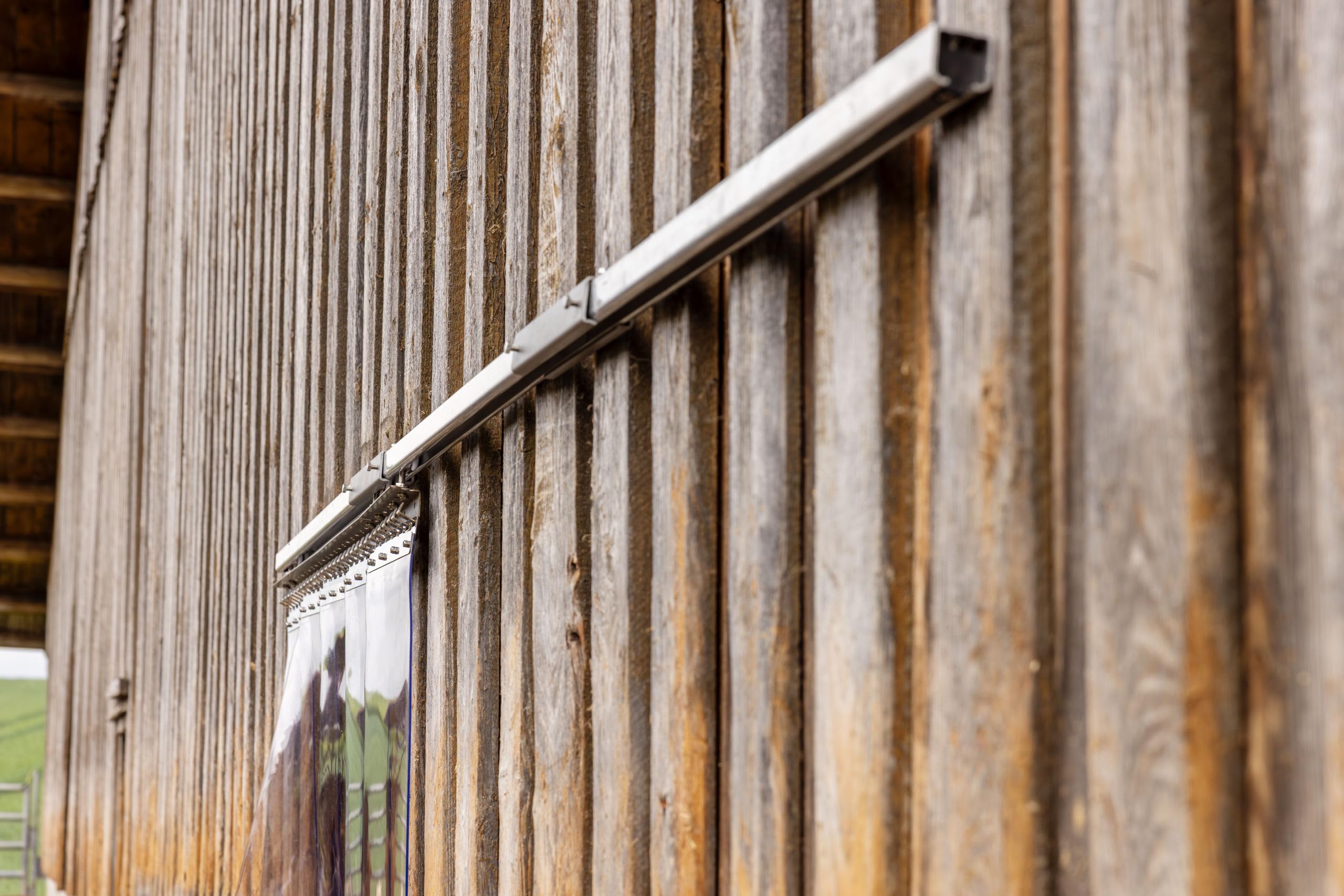 Kerbl Zestaw do rozbudowy Kerbl 1 m do systemu mocującego do przesuwanej w bok zasłony paskowej, stal nierdzewna, aluminium, możliwość indywidualnego skracania, do zasłon PVC