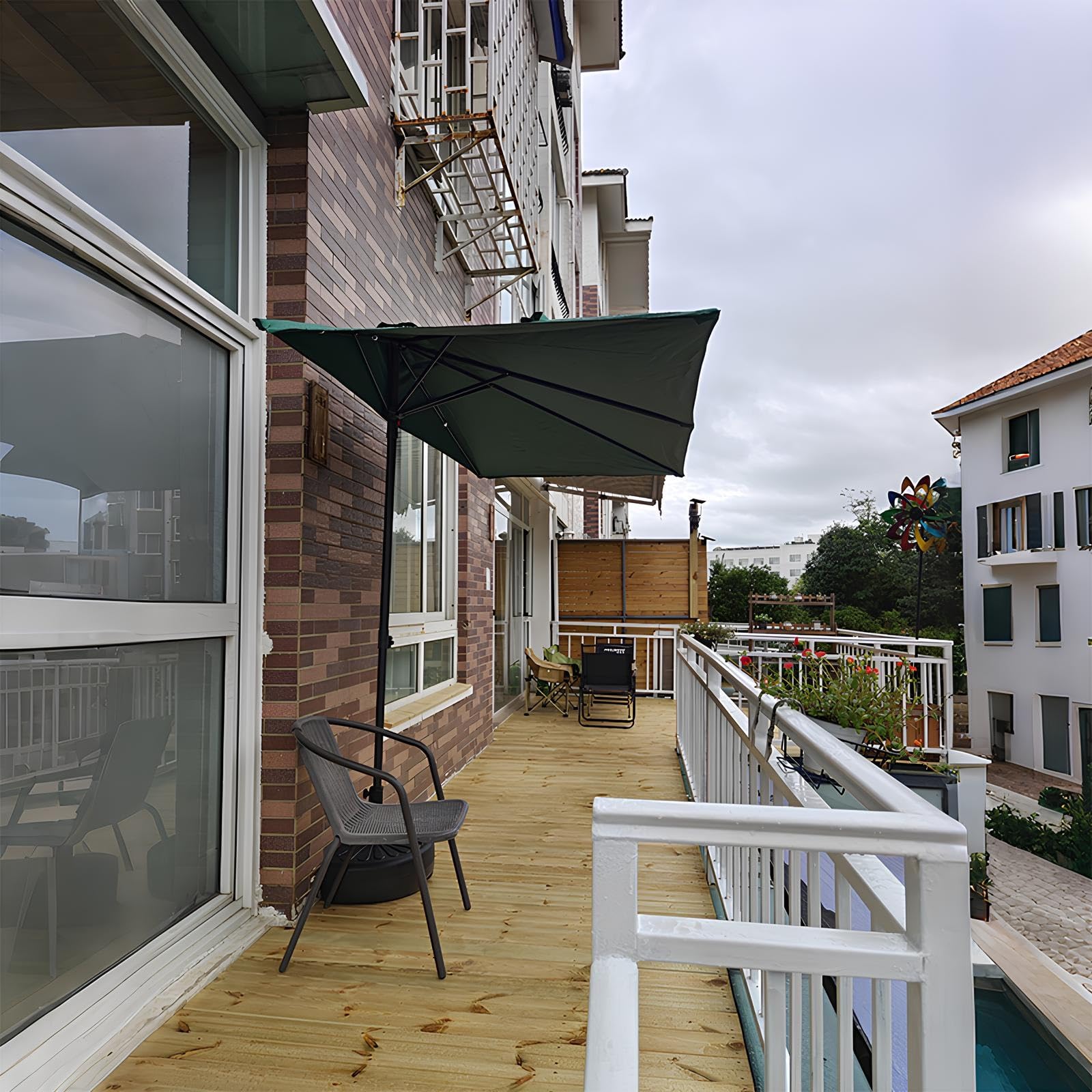 Demi-Parasol De Jardin 2,0m X 1, Parasol Rectangulaire avec Manivelle, Protection UV50+ Imperméable pour Terrasse Balcon Plage, Structure Acier Anti-Rouille – sans Base(Khaki)