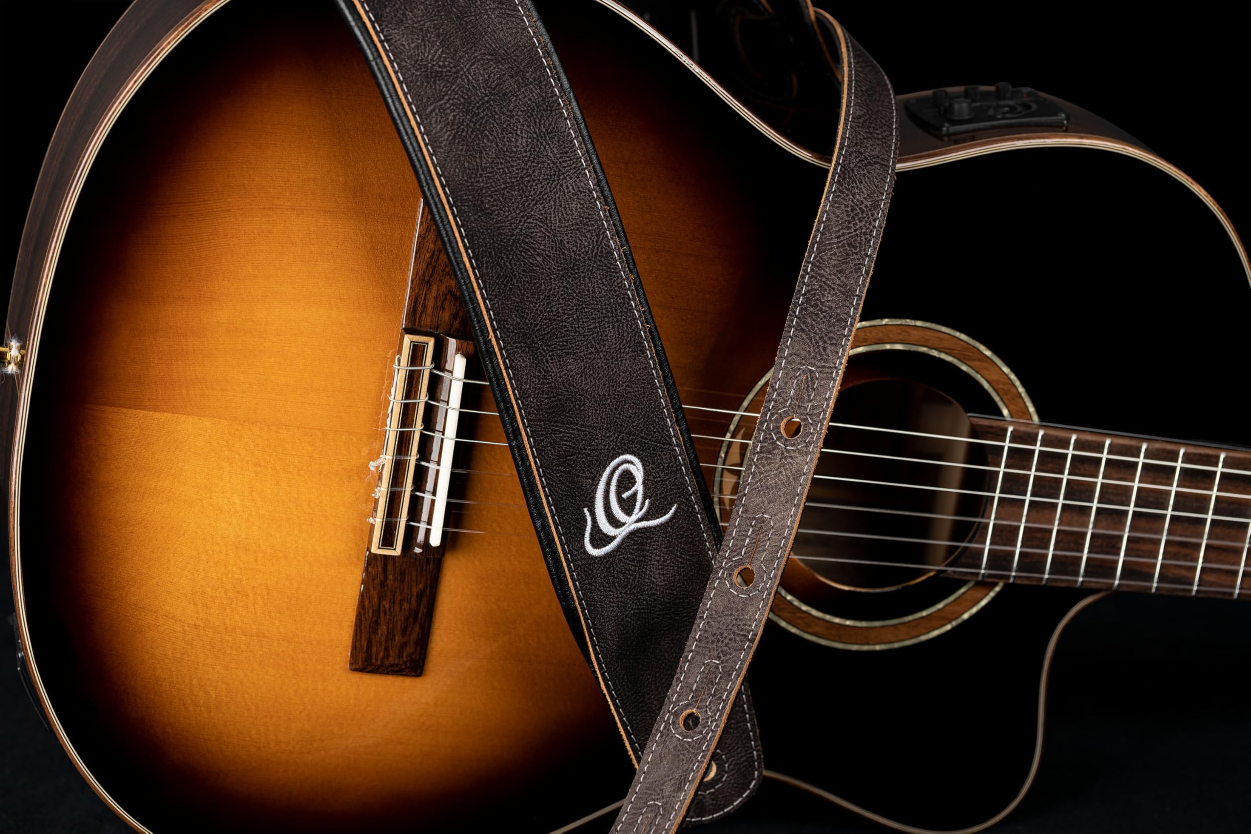 Ortega Guitars Tracolla per Chitarra Regolabile – Chitarra Acustica / Elettrica, Basso Acustico / Elettrico – Classic Series – Vera Pelle, Roman Marble (OSCL-1)
