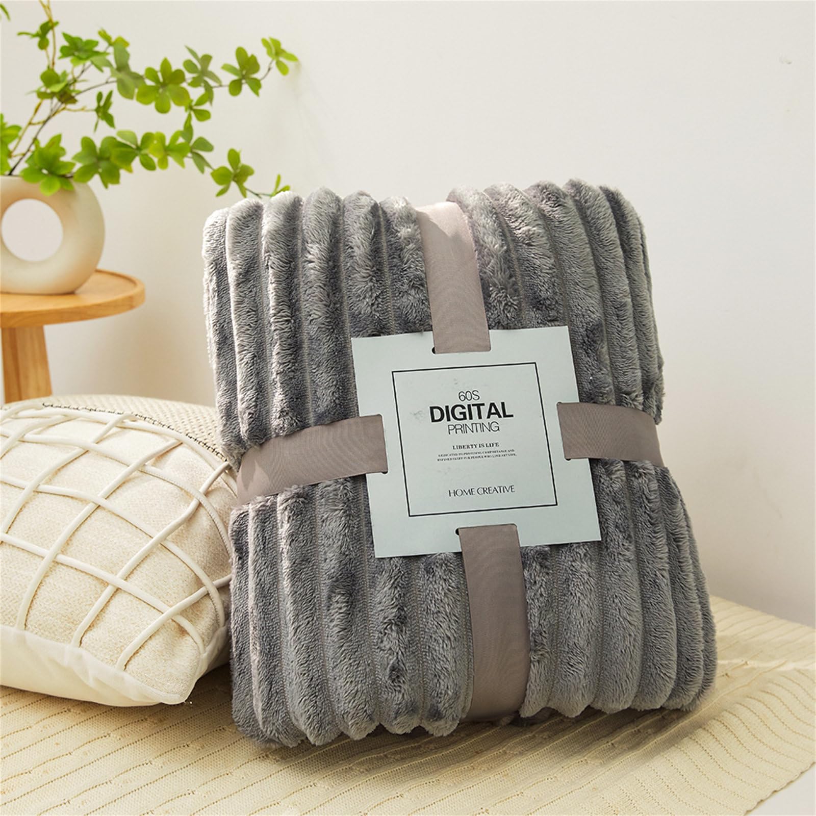 DOTBUY-SHOP Flannel Blanket Soft Throw Blanket, Warm Blankets and Throws, Thickening Throw fit all Season, Versatile Flannel Blankets For Sofas, Bed, Travel (200x230cm,Gray)