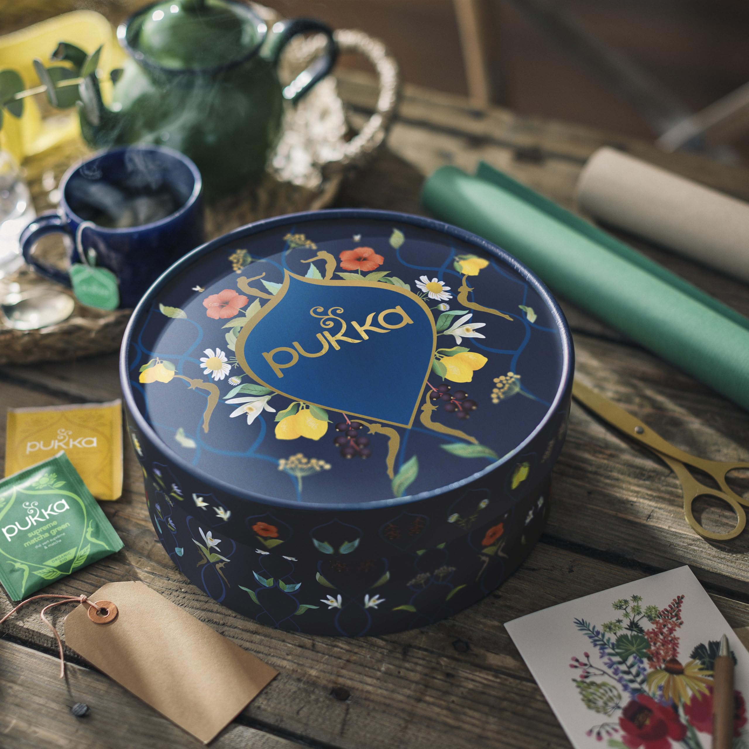 Pukka Bio Tee Geschenkset, 90 Teebeutel, Premium Selection Tee Box für den ganzen Tag, für Küche, Büro & Gastronomie, Tee Set, Geschenkidee, 6 Varianten