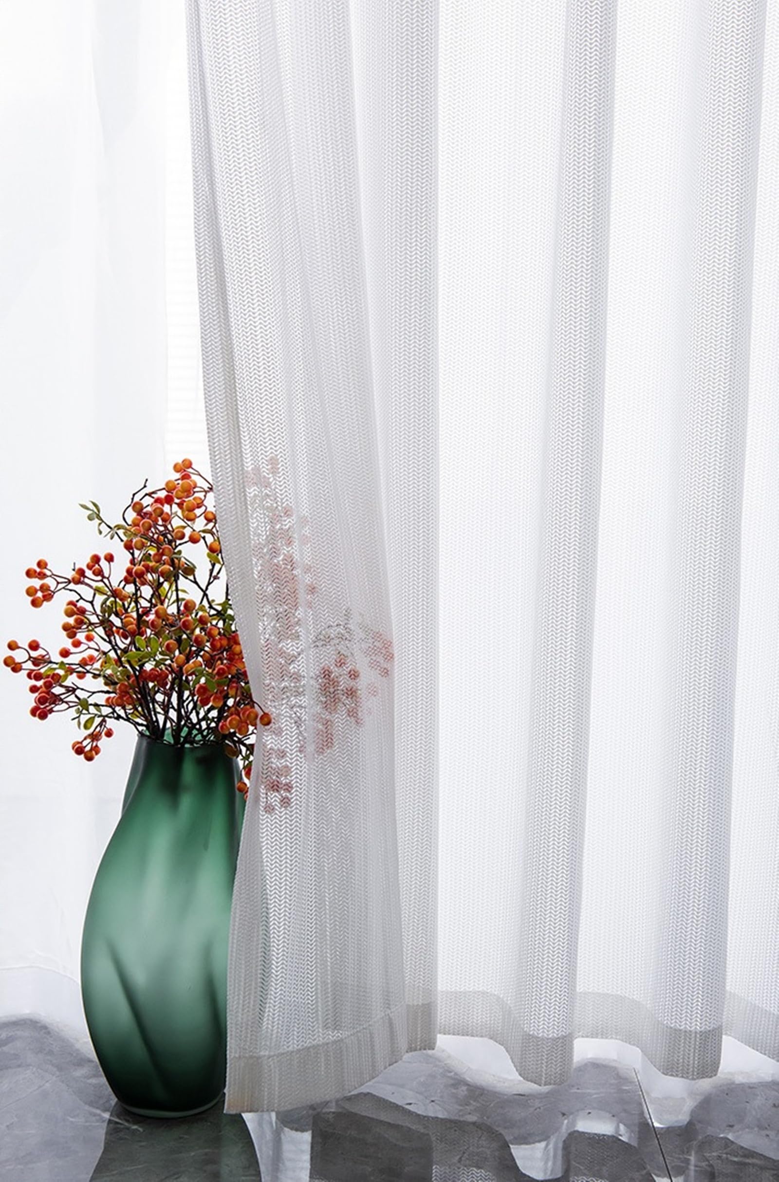 Gualiy Gardine Vorhang Transparent, Vorhänge 2er Set Ösen Einfarbiges Fischgrätenmuster Vorhänge Schlafzimmer B 102 x H 244 cm Gardinen Wohnzimmer Lang, Weiß