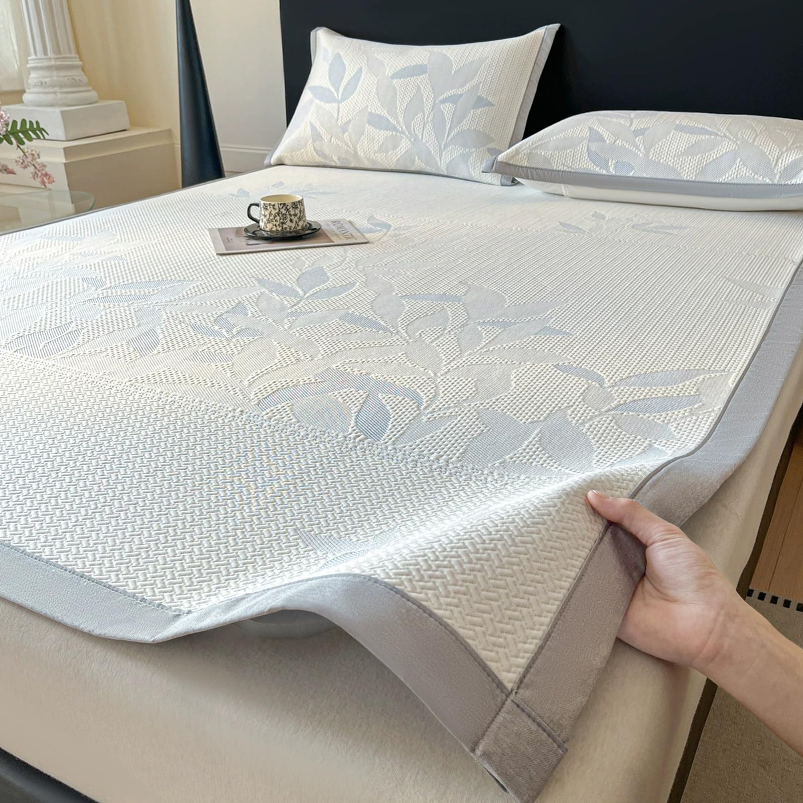 Surmatelas rafraîchissant grand lit 150x200 lavable en machine en soie glacée 3D