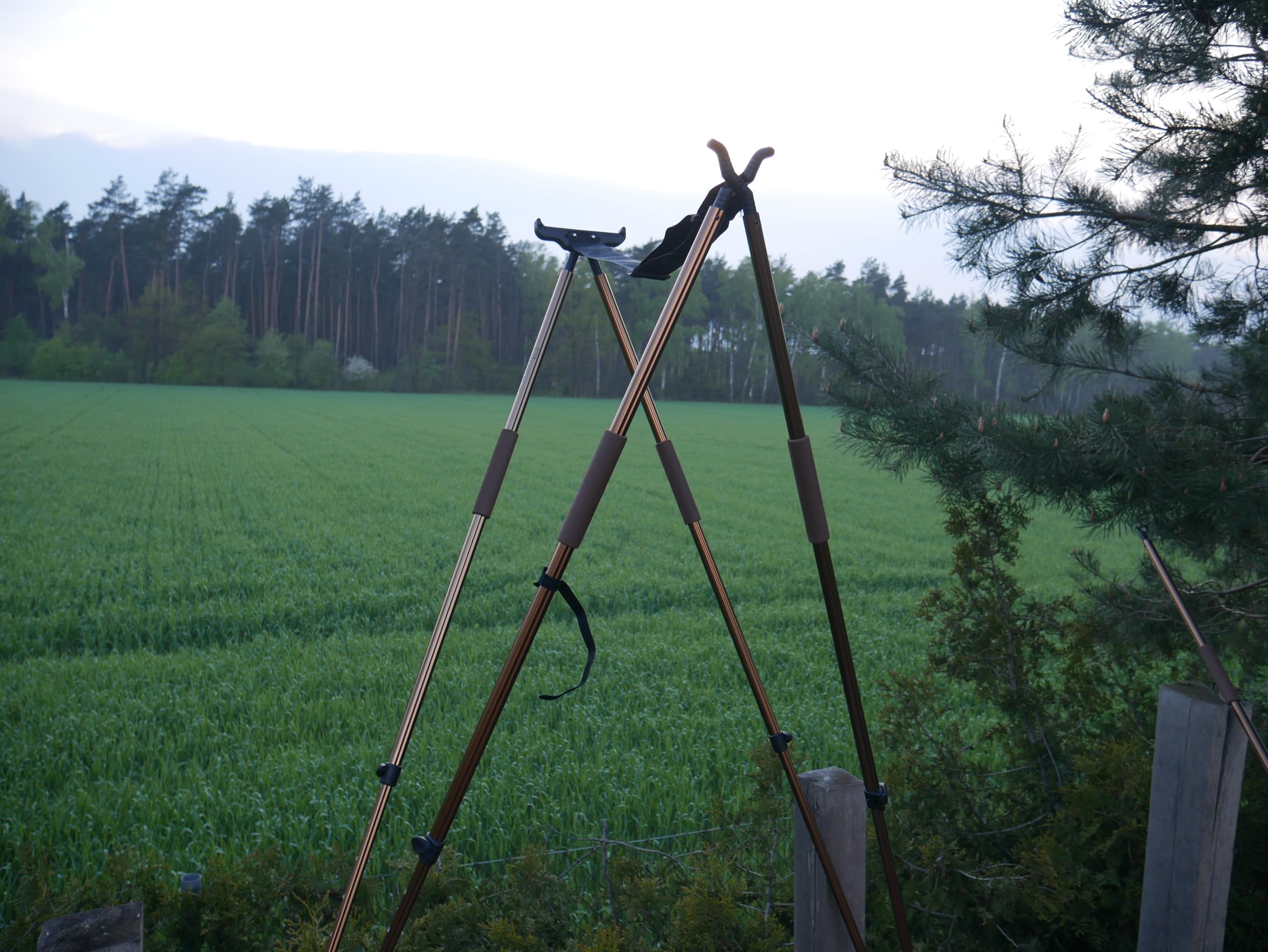 Jagd Zielstock Pirschstock 4 beinig Neue Modell mit 14 cm breite Basis stabil