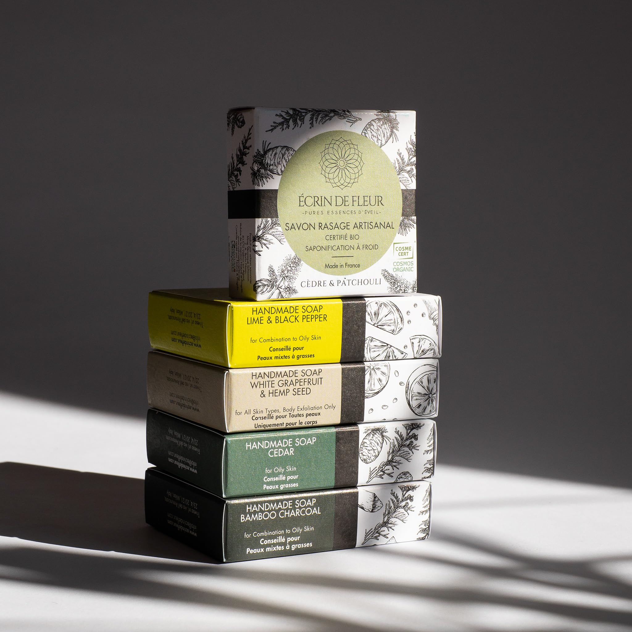 Cofanetto Saponi Biologici per Uomo, 5 Saponette Artigianali, Certificati COSMOS & Nature et Progrès, Cedro, Carbone, Lime, Sapone da Barba