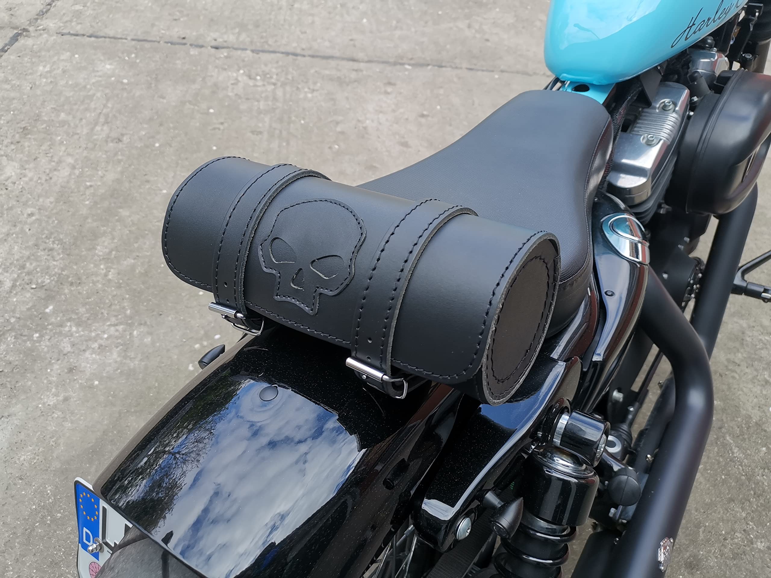 Seitenrolle Tool Skull kompatibel mit Harley Davidson Softail Streetbob Cruiser Dyna Sportster Shovelhead Motorradrolle universell