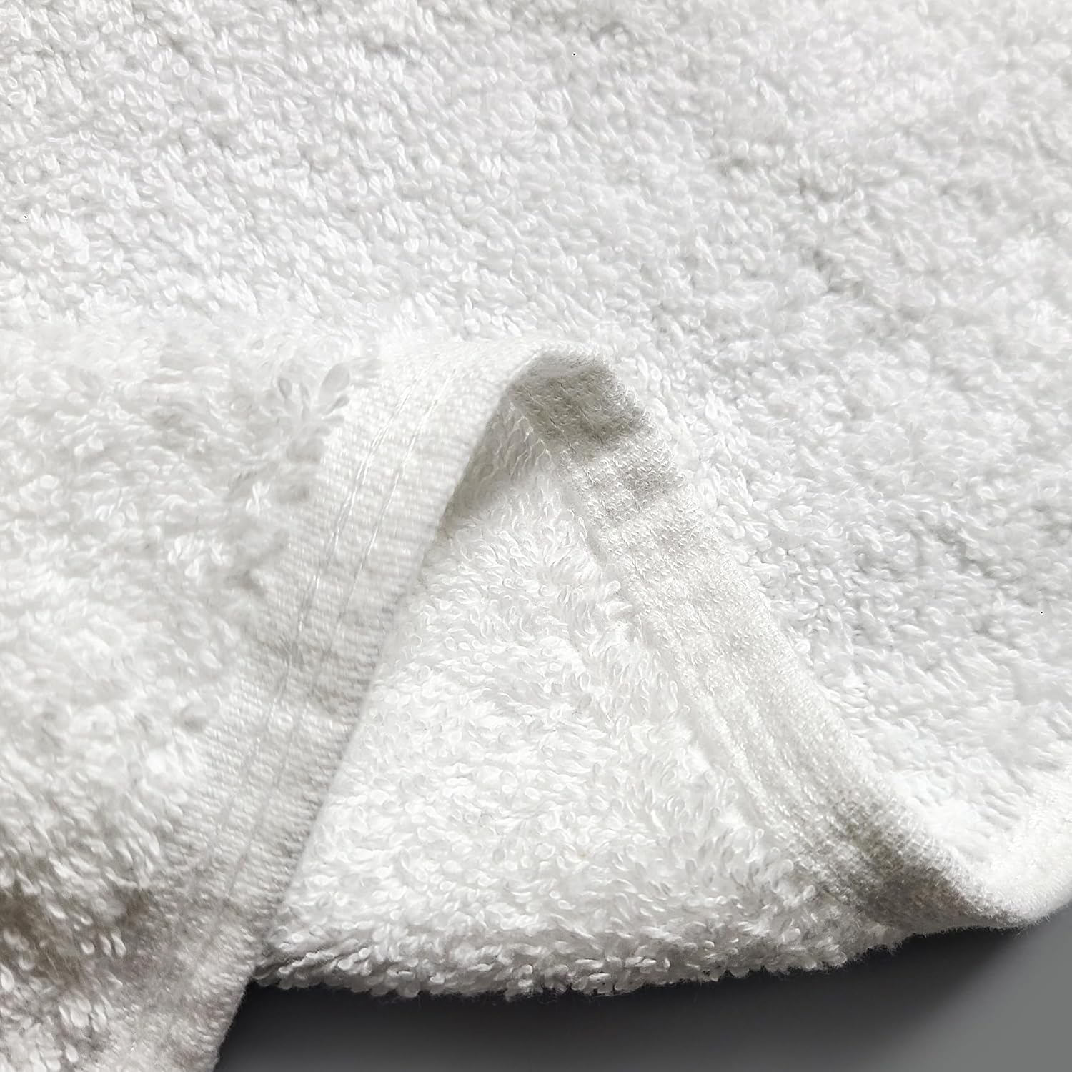 Premium Hotel Bath Towel Set 30"x 54" Durable, Soft and Absorbent Ring Spun Cotton 600GSM- Luxury Hotel & Spa Quality - Eco-Friendly (White, 4 Pack)