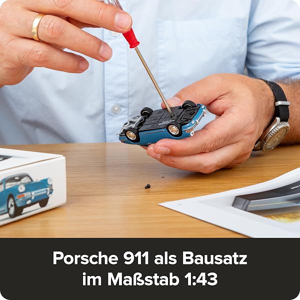 FRANZIS 67664 - Calendario dell'Avvento Porsche 911, modello in scala 1:43, con modulo audio e libro di accompagnamento a 52 pagine - 5