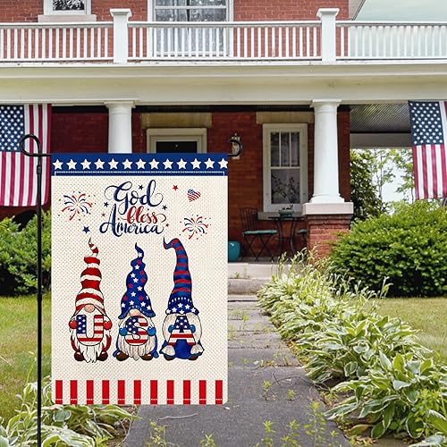 Miniatura 5 de YOVOYOA Banderas patrióticas de jardín de God Bless America para exteriores, gnomos del 4 de julio, bandera estadounidense de doble cara para el Día