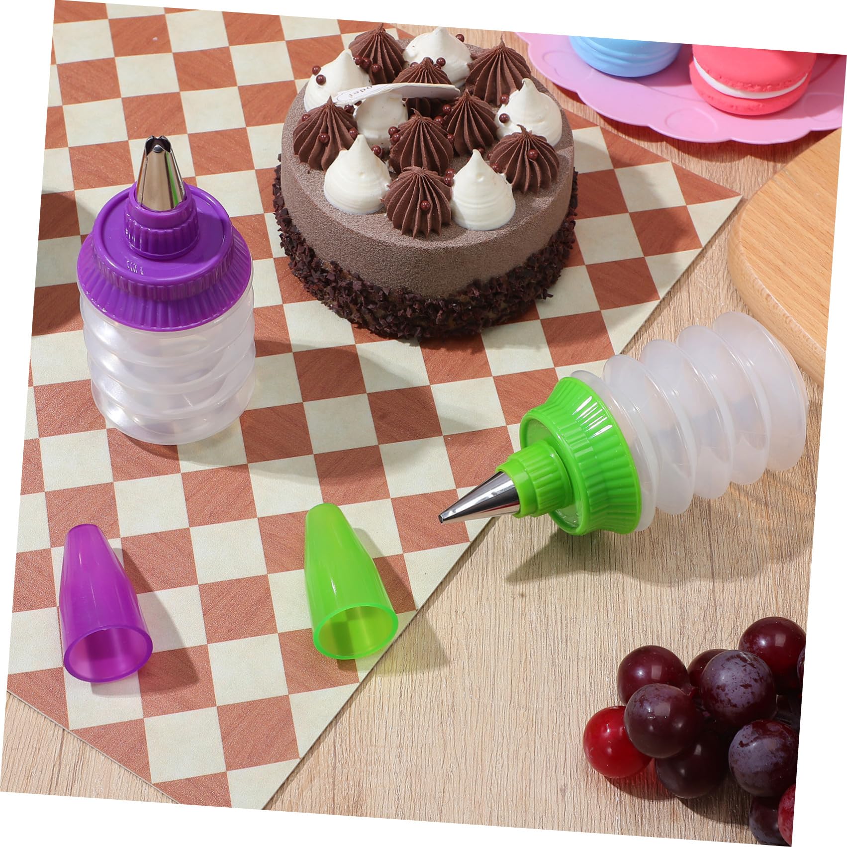 DOITOOL Bouteilles à Glaçage Réutilisables Faciles à Lot de 2 en PP Accessoires Essentiels de Pâtisserie Couleur Aléatoire pour Décoration de Gâteaux et Biscuits