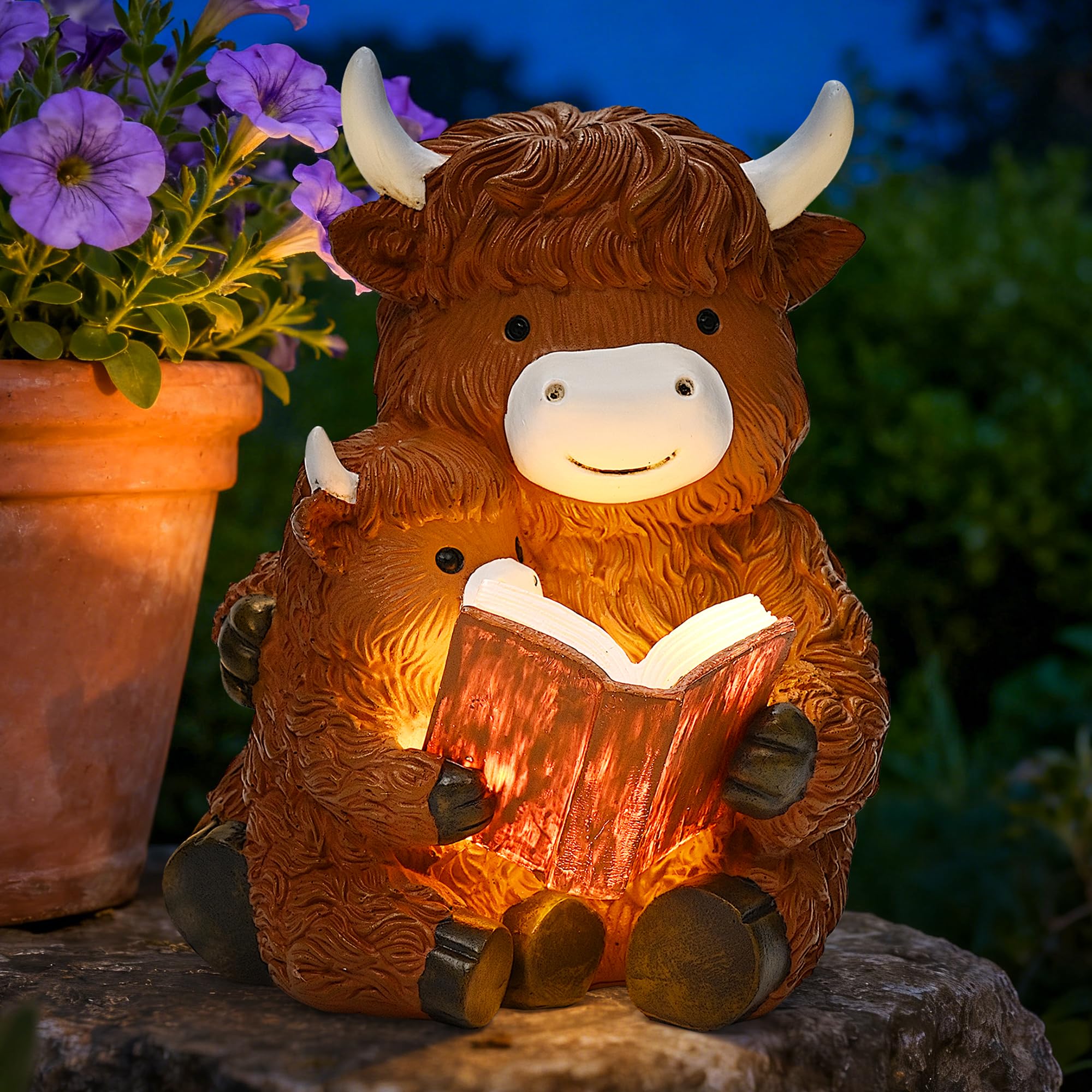 GIGALUMI Solar Highland Cow Gartendeko, Geschenke für Mama, Muttertagsgeschenk, Geburtstagsgeschenk für Frauen, wasserdichte Solar Gänse Dekoration für Veranda, Garten, Terrasse, Hof, Balkon