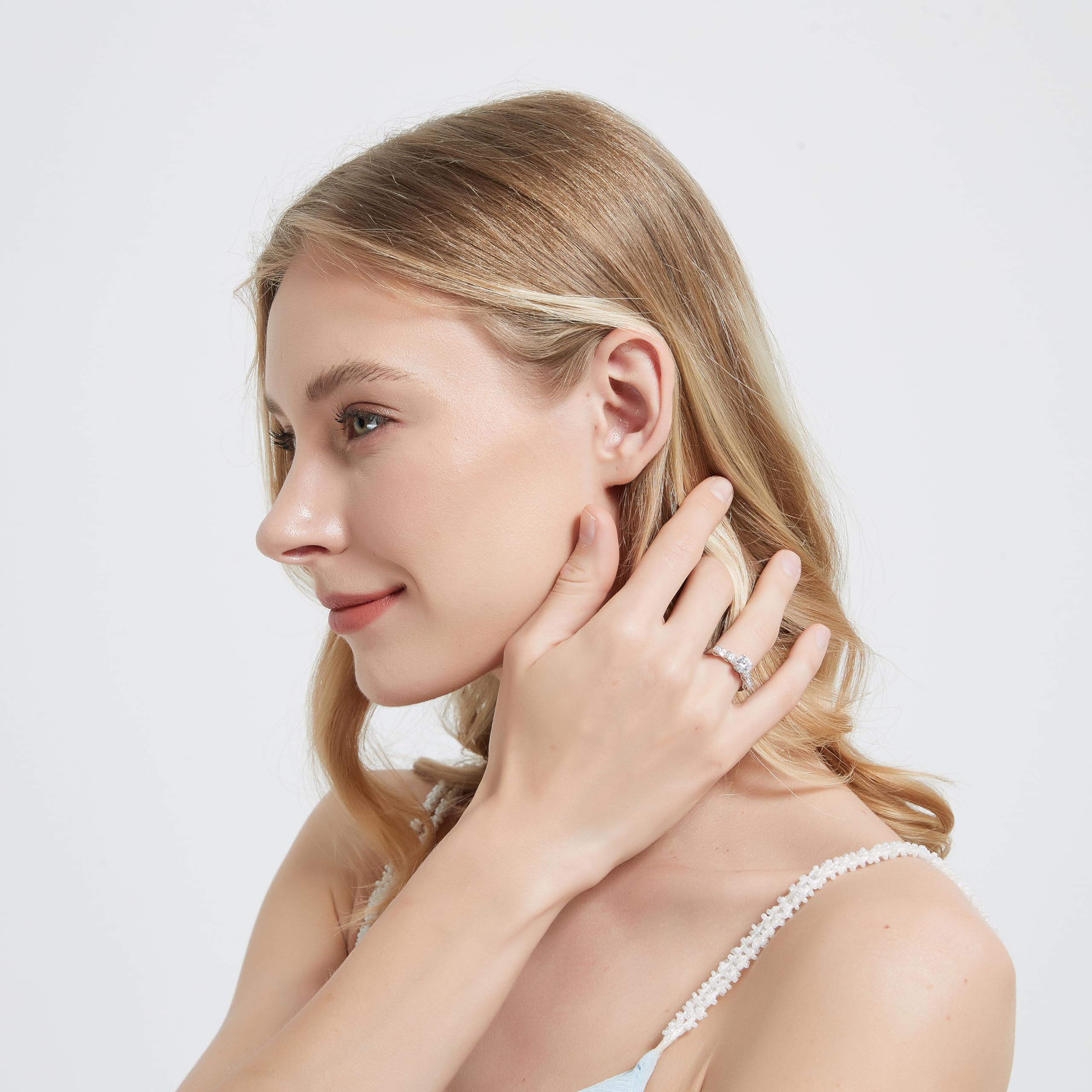 Anello di fidanzamento da donna in vera moissanite o finto diamante in argento Sterling elegante anello di fidanzamento da donna