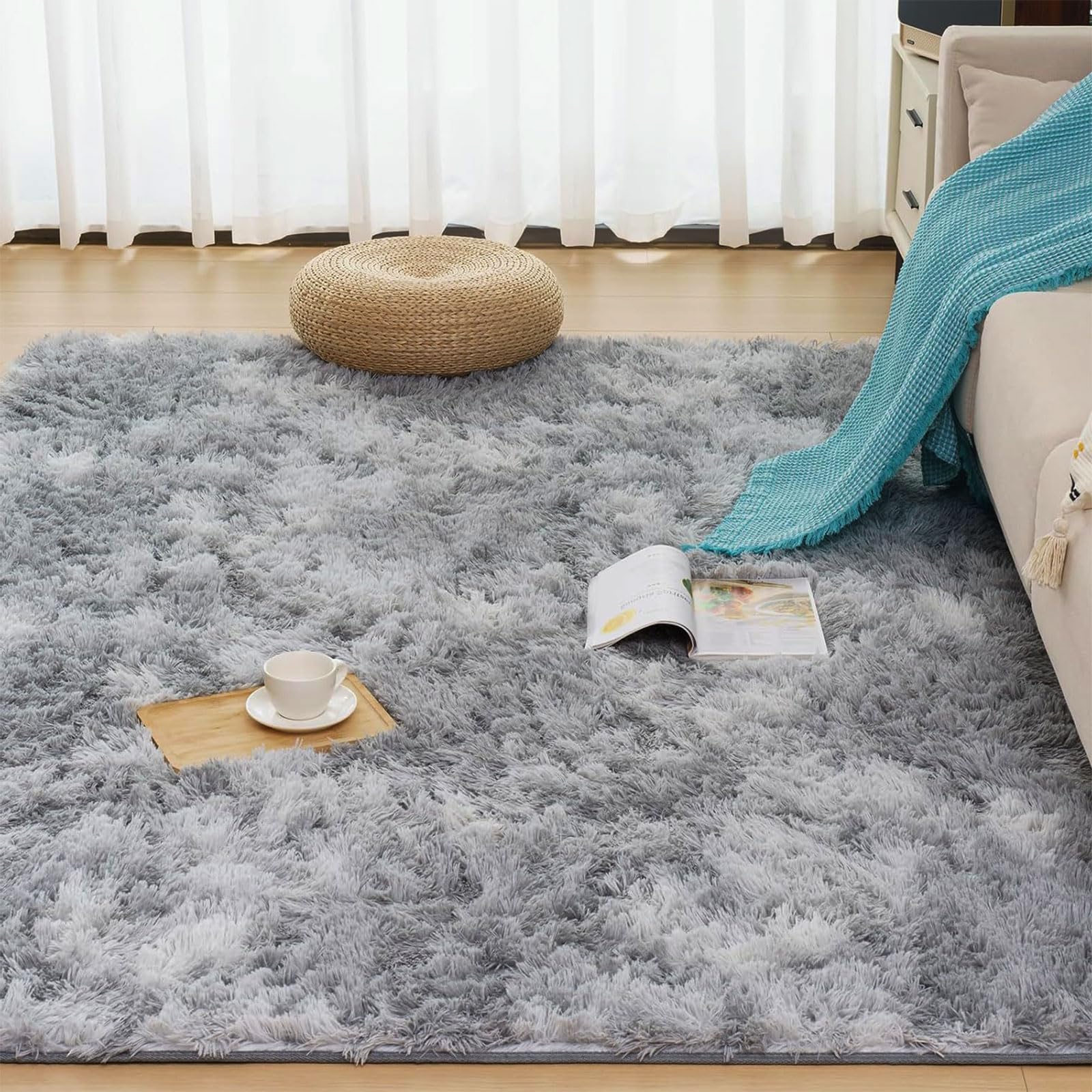 GUOJUN Tapis Chambre 110 x 220 cm Poils Longs, Lavable, Moderne Tapis de Cuisine Antidérapant pour Salon Chambre, Gris Clair