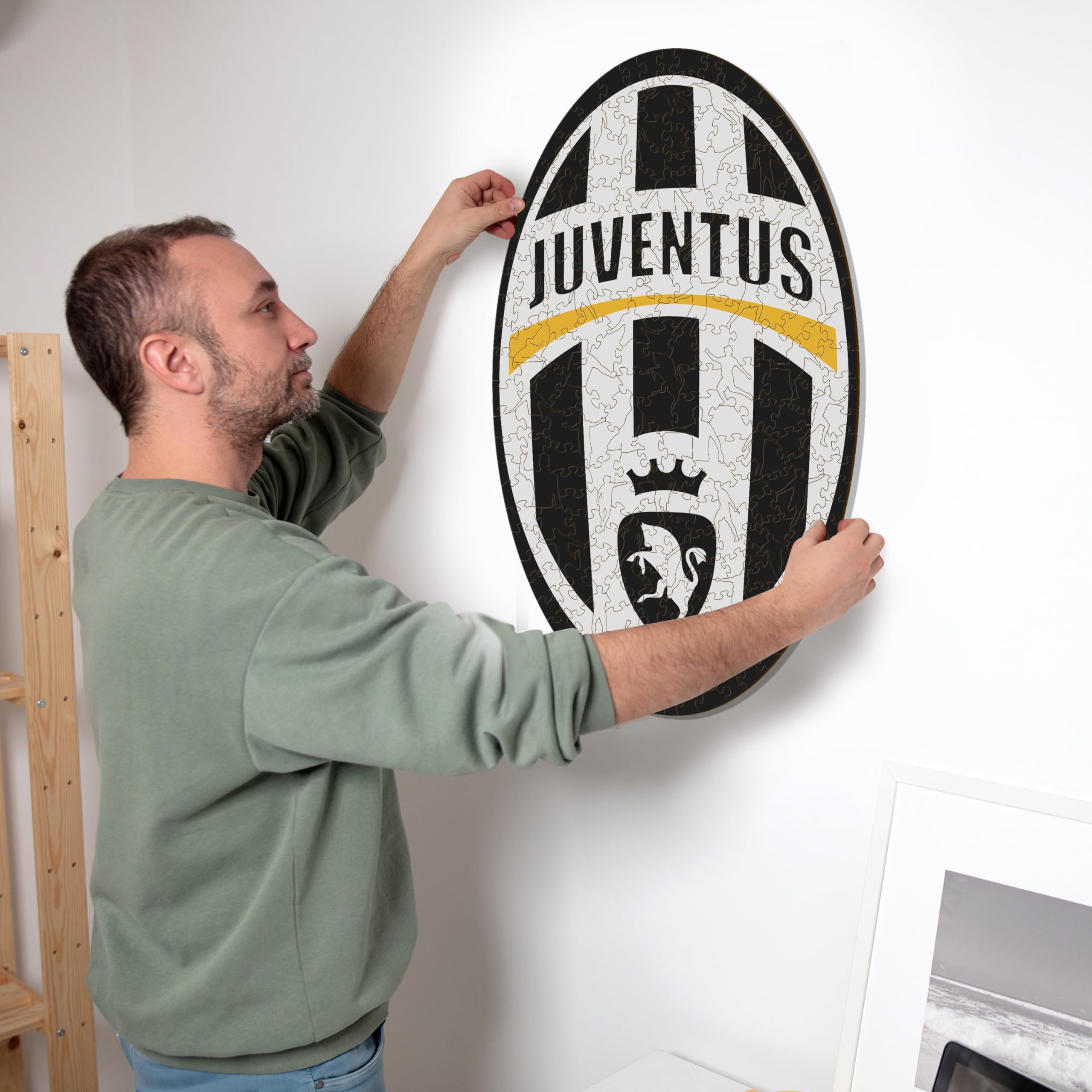 Iconic Puzzles - Juventus Retro Logo, Puzzle di Legno con licenza ufficiale, 100% sostenibile, regalo per adulti e bambini, taglia M, 270 Pz