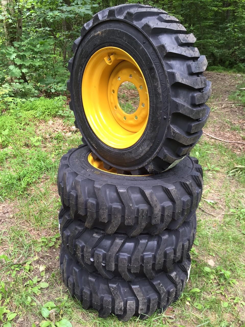 (1) Galaxy Tires HD 10-16.5 XD2010 Skid Steer Tire on Wheel/Rim (8 lug) for New Holland-10PLY -10X16.5 (Left side mount)