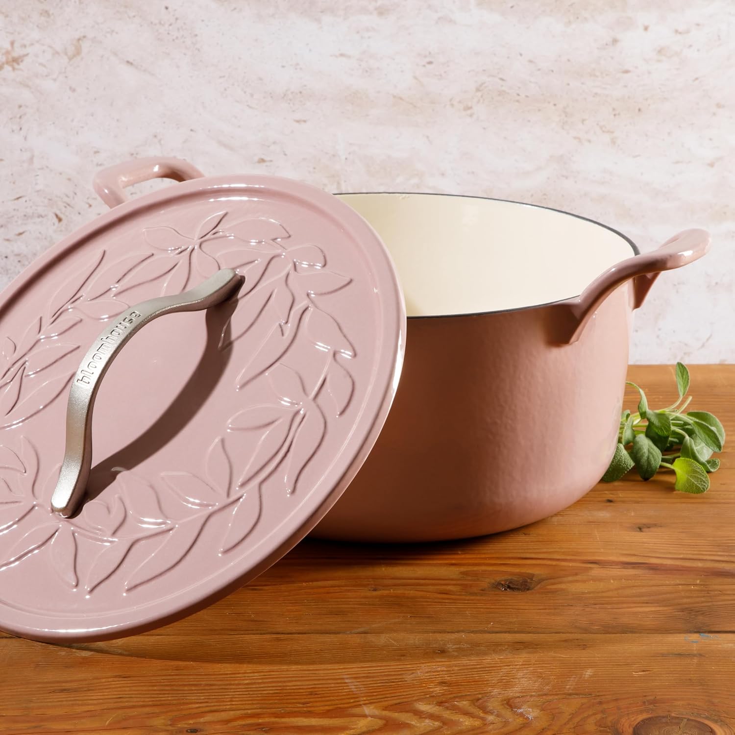 Bloomhouse 7 Qt Cast Iron Dutch Oven W/Embossed Lid, European Enamel, & Walnut Wood Trivet - Orchid Pink