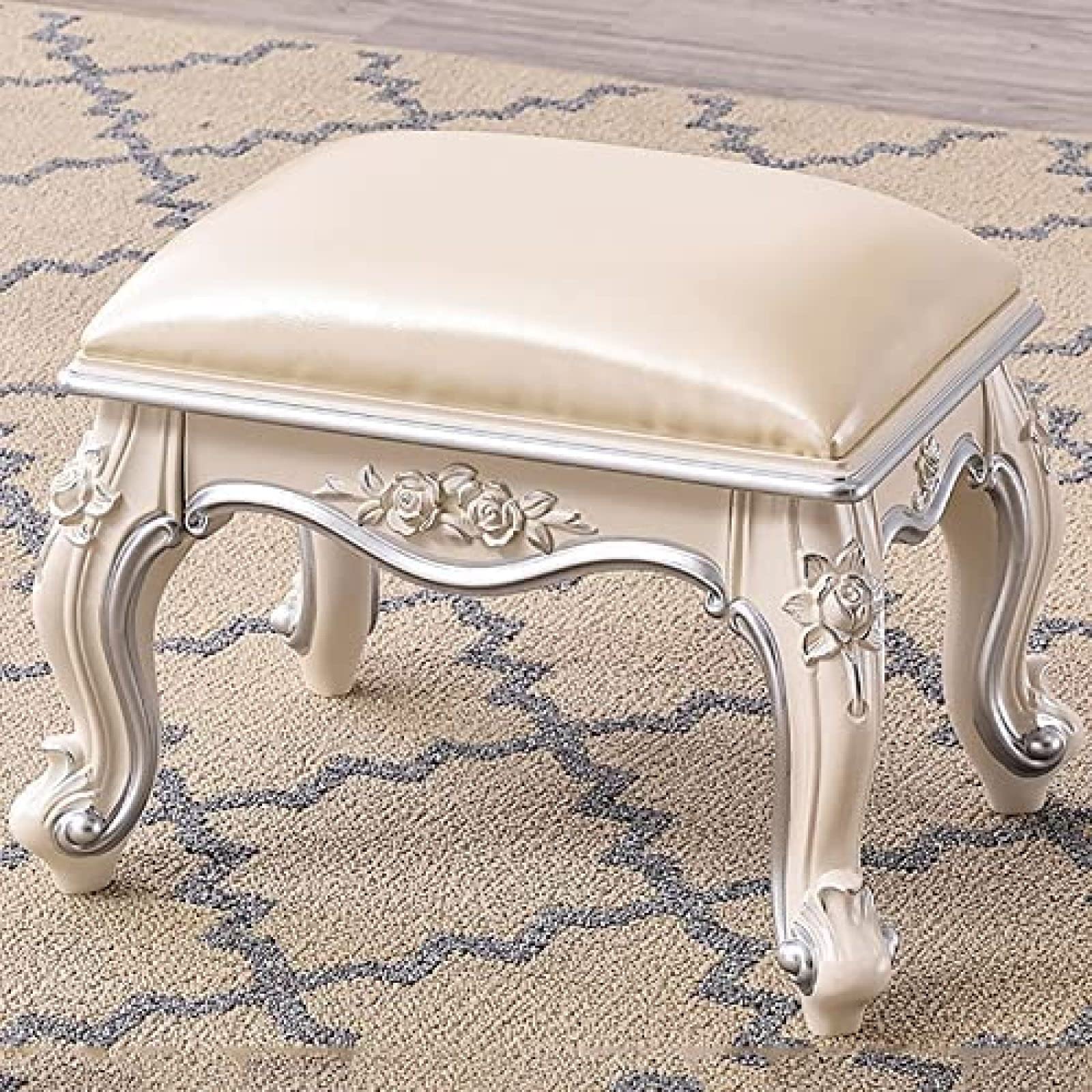 Repose-Pieds de Luxe carré pour sublimer votre chambre à coucher