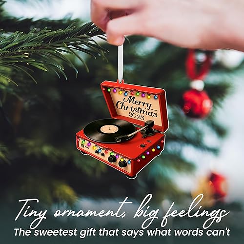 Miniatura 6 de GEEMBI Adorno de tocadiscos  Adornos acrílicos de Navidad 2025  Adornos de Navidad retro para árbol, regalos de música para mujeres y hombres,