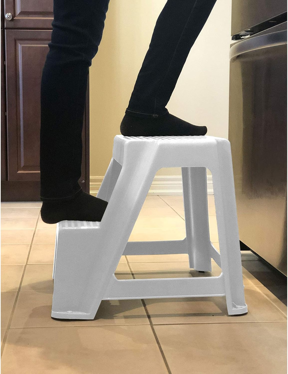 Gracious Living 18.75-Inch Tall, Sturdy Non Slip Plastic 2-Level Home Step Stool for Kitchen, Bathroom, Laundry, or Pantry, White