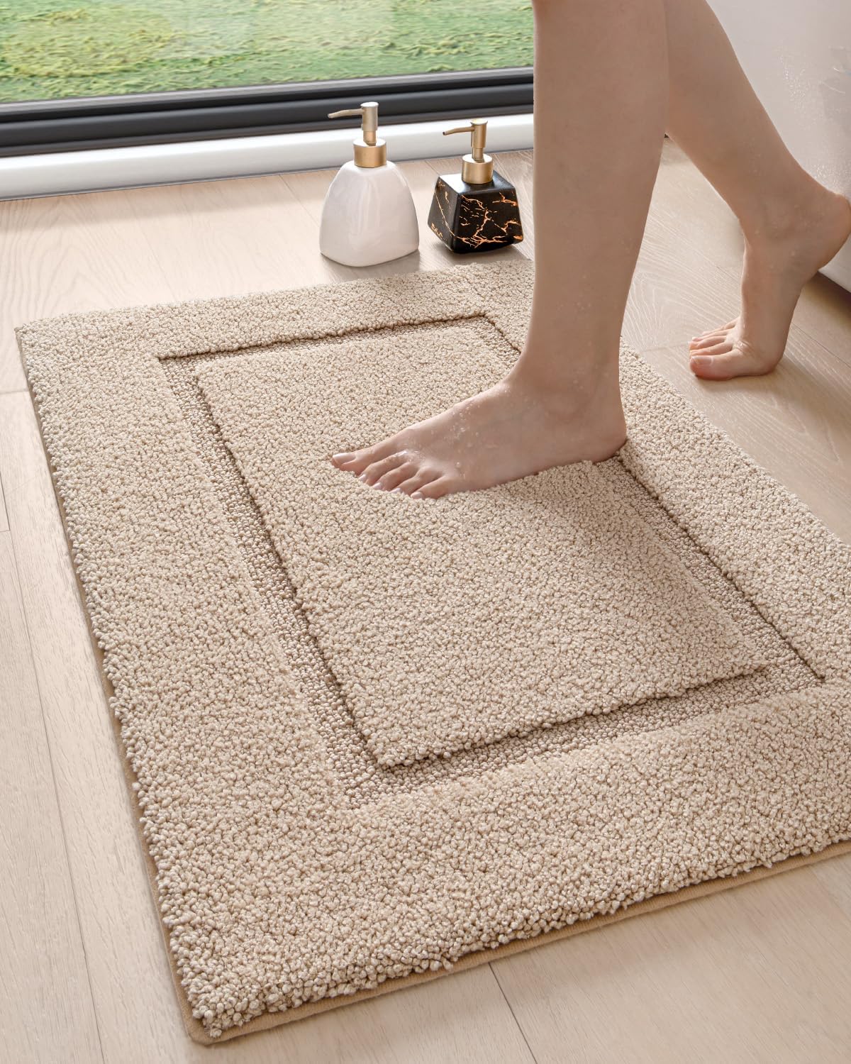 DEXI Bathroom Rugs 36x24, Washable Non Slip Bath Mat for Shower Floor, Absorbent Quick Dry Bathmat with Rubber Backing, Ultra Soft Plush Carpet for Tub, Beige