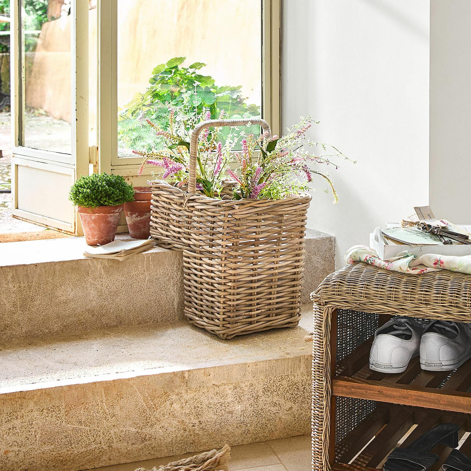 Loberon Merveillette Panier - en rotin Naturel - Adaptation Parfaite aux marches d'escalier, Marron