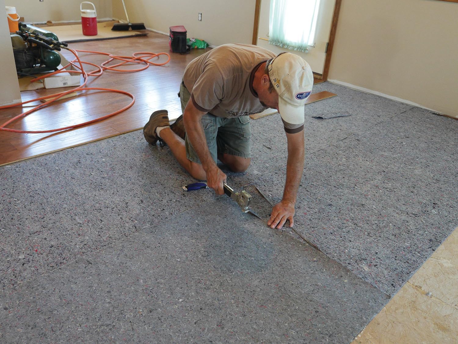 Laminate, Wood, and Tile Flooring Underlayment (Floating, Glue Down, or Nail Down)- Sound Reduction, Compression Resistant, Insulating 3'x33.3' Roll (Covers 100 sq. ft) INSUL100