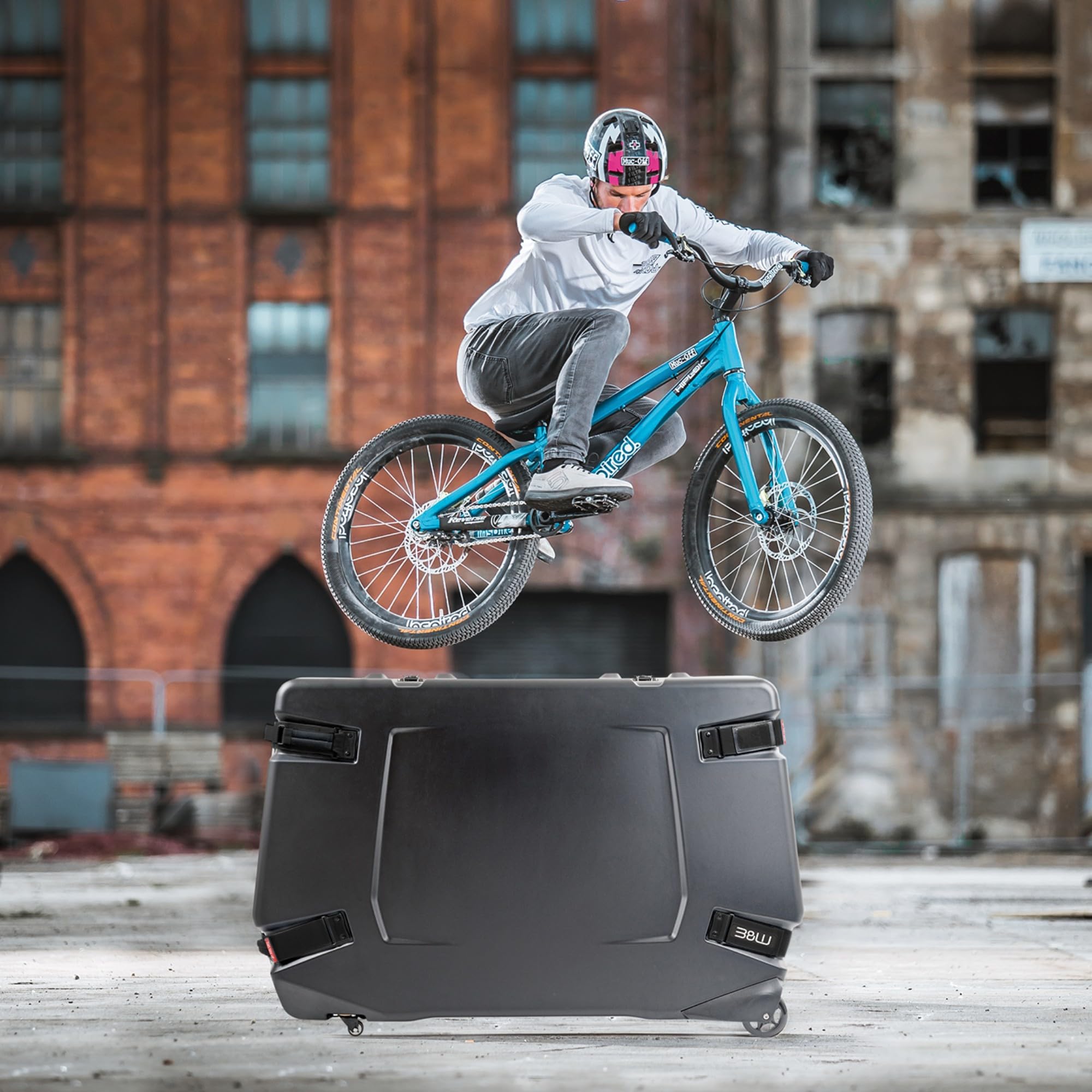 Amazon.com: B&W Bike Case 2.0 Hard Shell Bike Travel Case - ABS