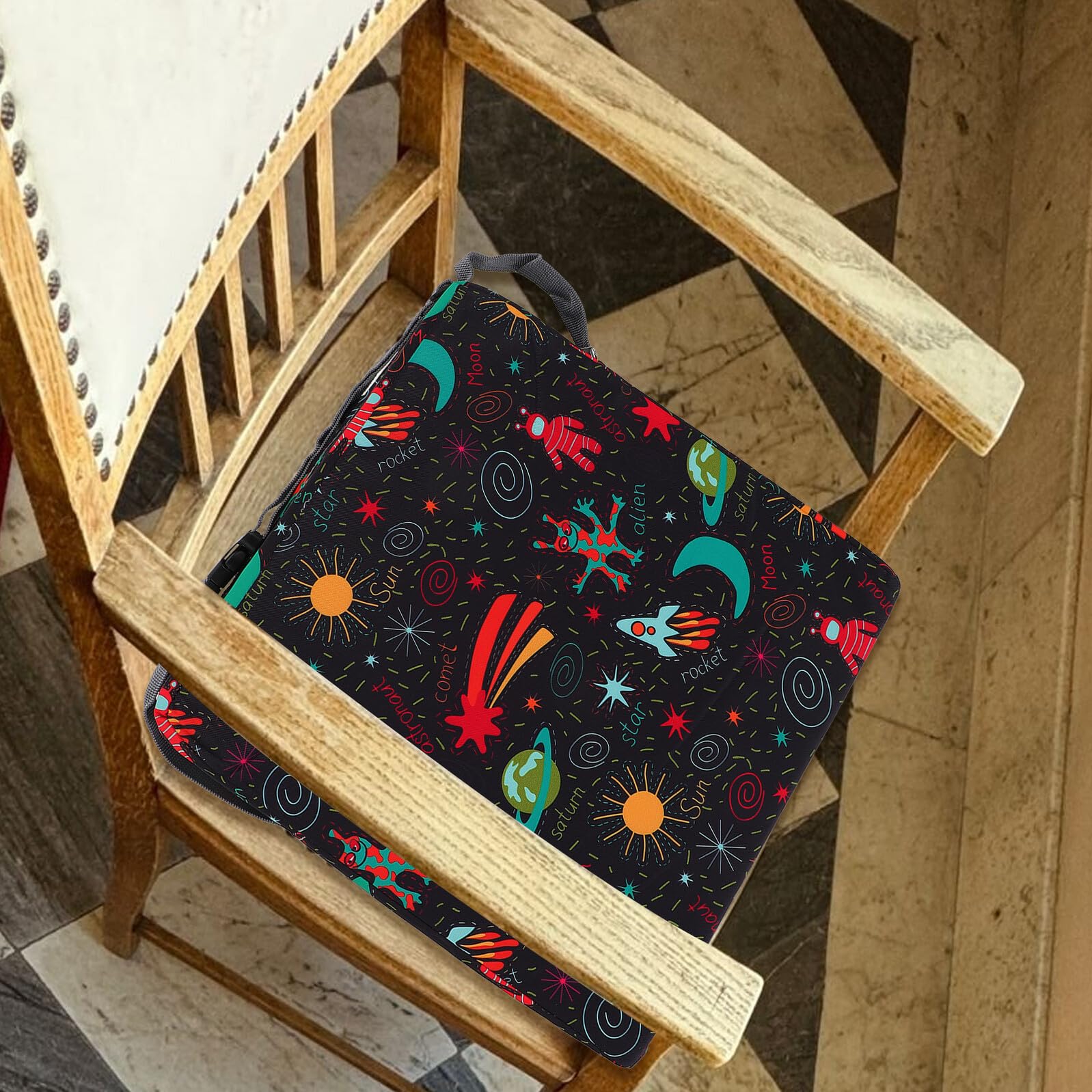 Rehausseur de Chaise pour Garçon et Filles 1 Pièce Noir en Polyester | Fermeture Zippée, Déhoussable pour Lavage, Usage Maison et Pique-niques
