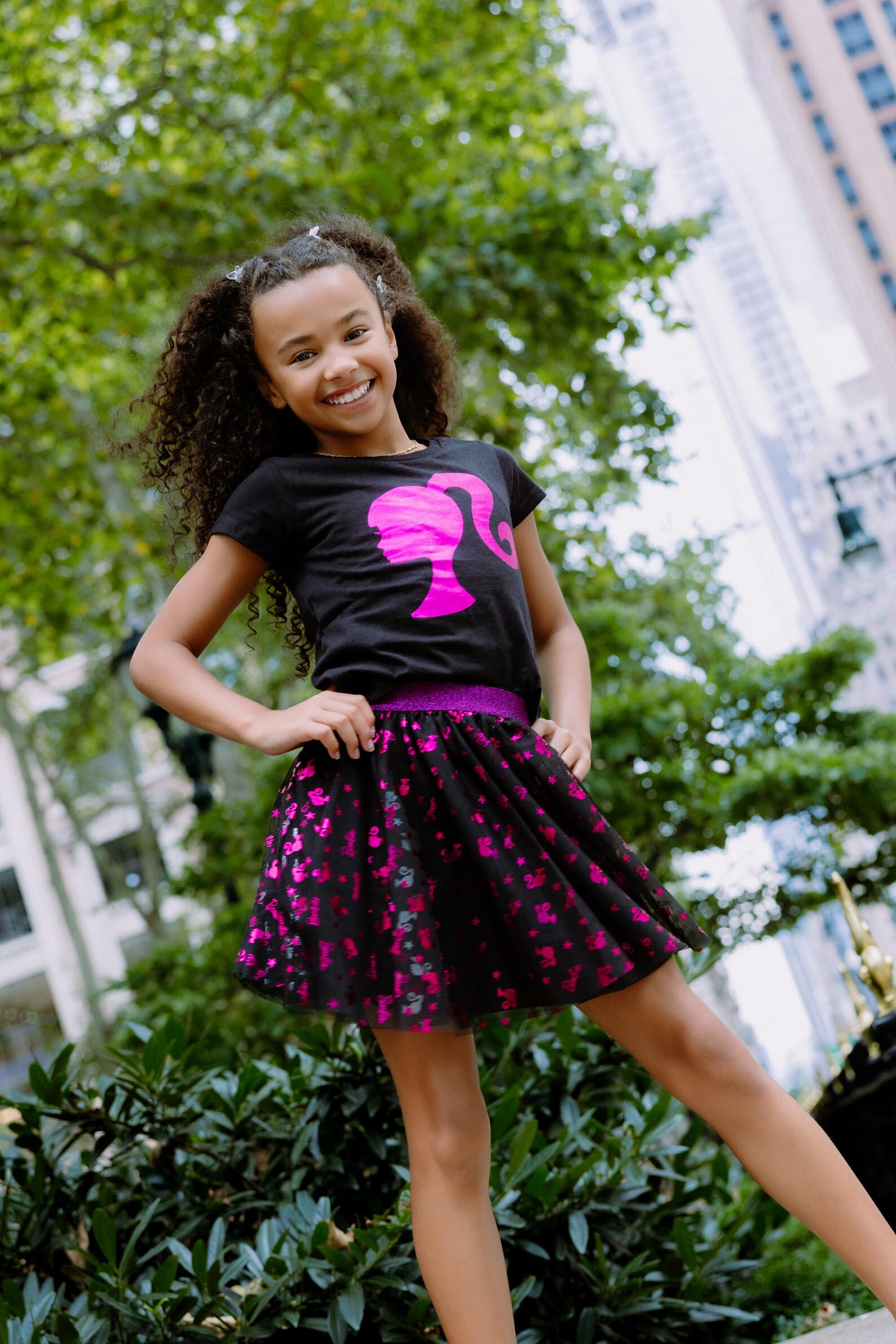 Barbie Maglietta da ragazza con stampa metallizzata e gonna in tulle, per bambini piccoli e grandi