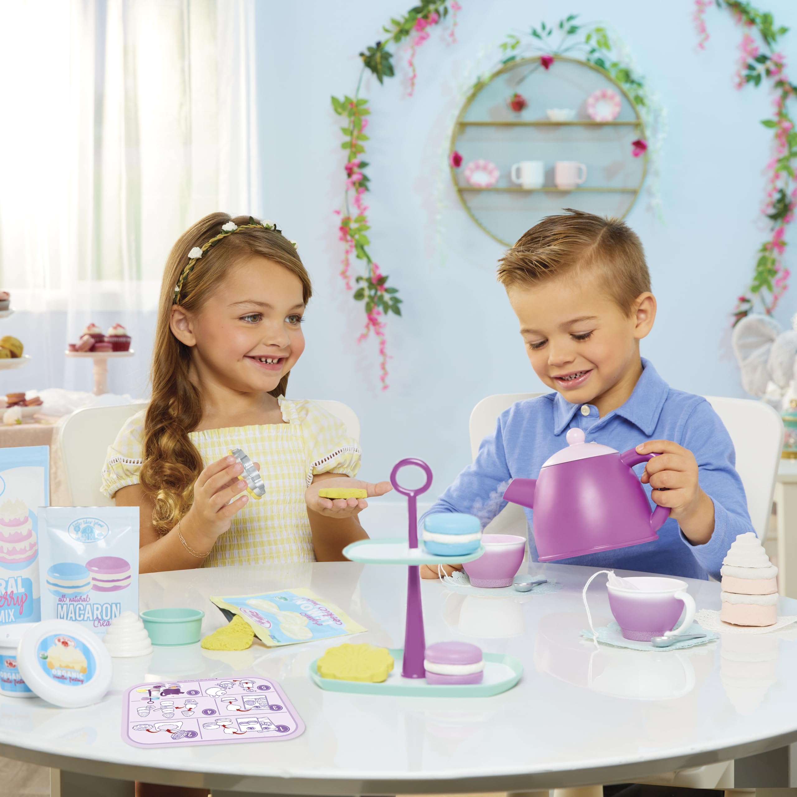 Little Tikes Creative Chefs Tea Party Kit Zestaw do Zabawy w Gotowanie z Masą Make It Mix i 30 Akcesoriami dla Dzieci od 3 Lat