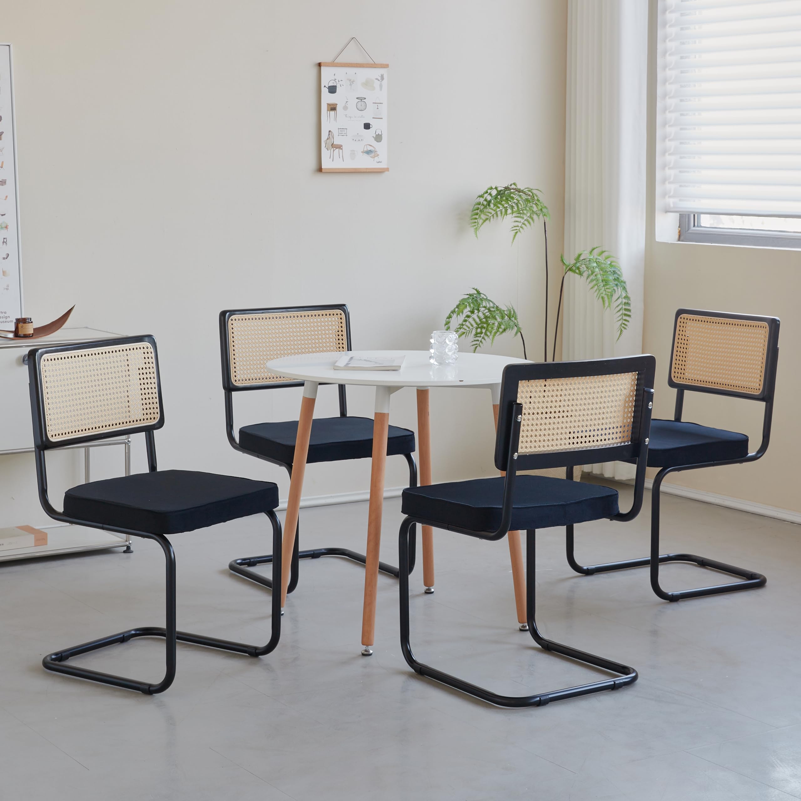 GrandCA HOME Pack de 4 Sillas de Comedor con Respaldo de Caña Natural y Base de Acero Metálico, Sillas de Cocina Tapizadas de Ratán,Negro-1