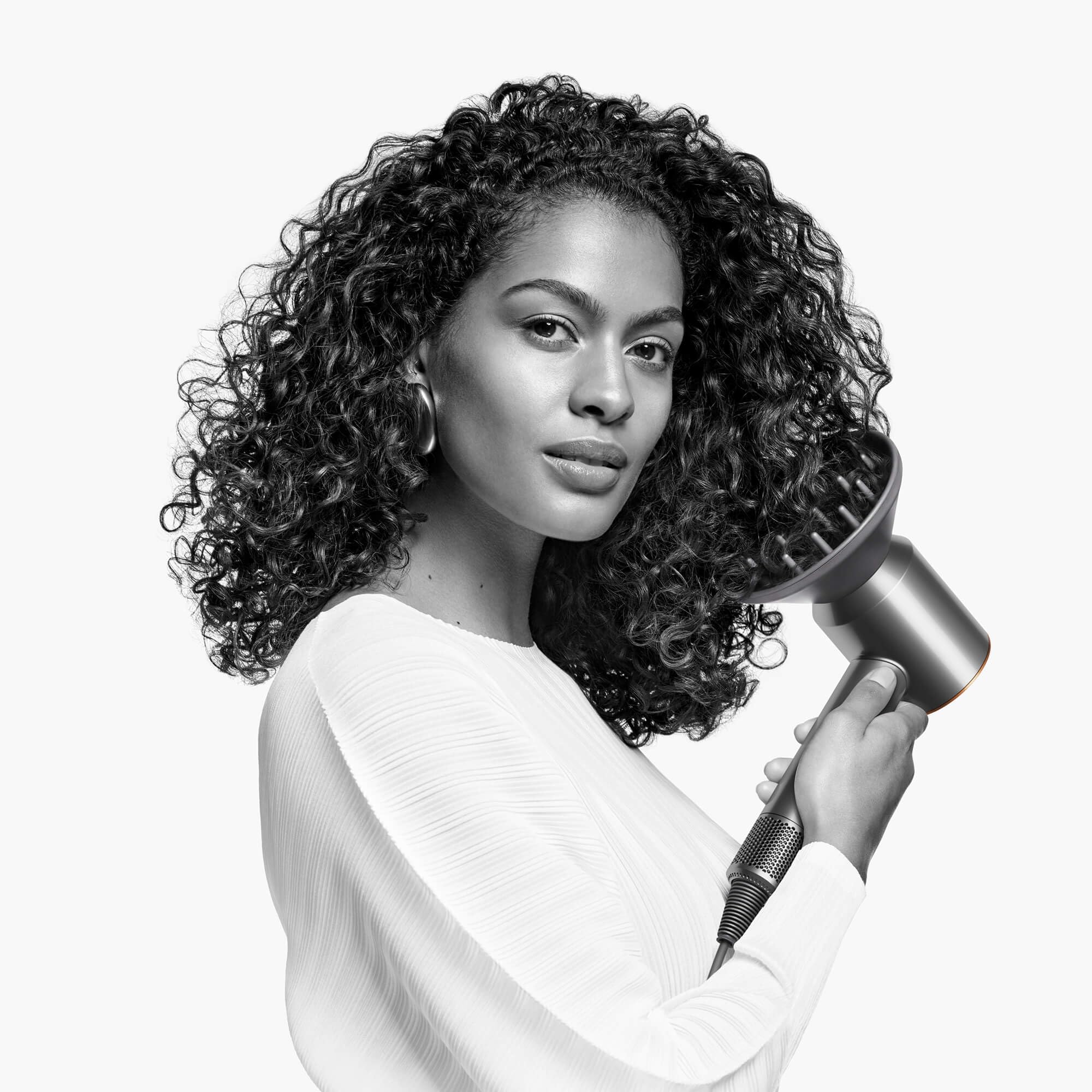 Dyson Supersonic™ : sèche-cheveux - Cheveux bouclés à frisés