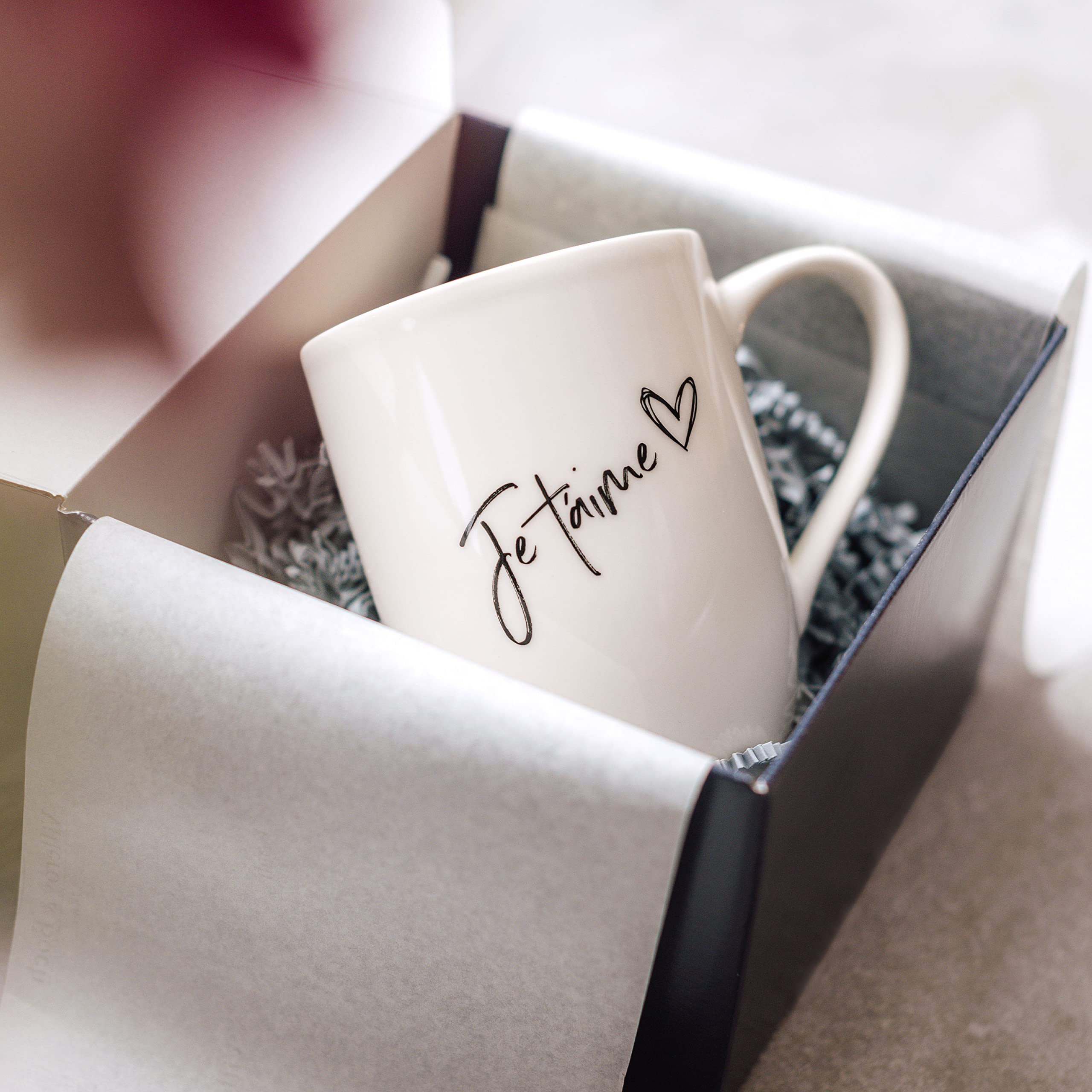 Villeroy & Boch - Statement Mug Je T'Aime 11.5 x 8 x 10.5 cm, White Porcelain Cup, 280 ml - Image 3