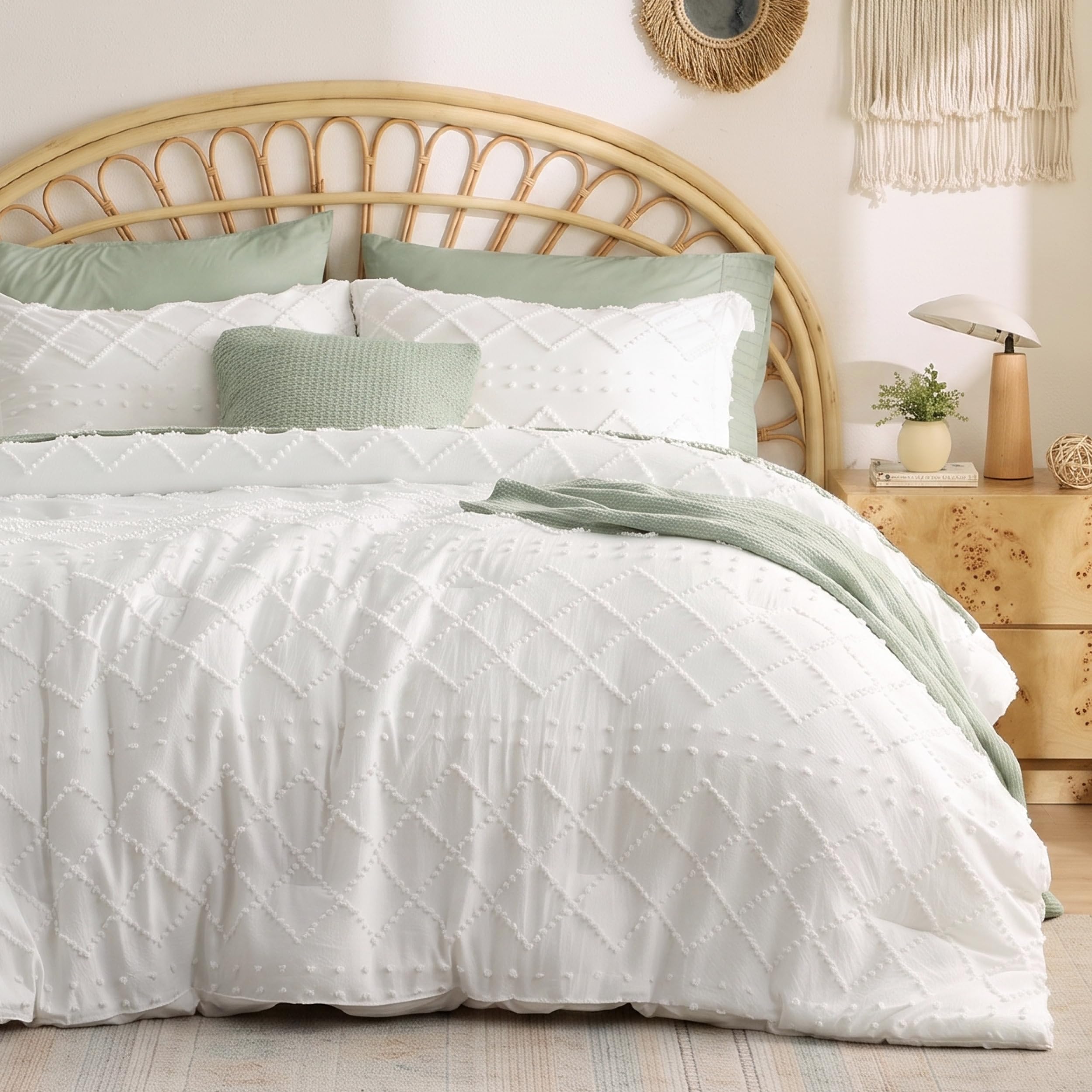 Bedsure California King Comforter Set - White Comforter, Boho Tufted Distressed Vintage Bedding for Kids, 3 Pieces Farmhouse-Style Bed Set for All Seasons, Fluffy Soft Bedding with 2 Pillow Shams California King 01 - Natural White