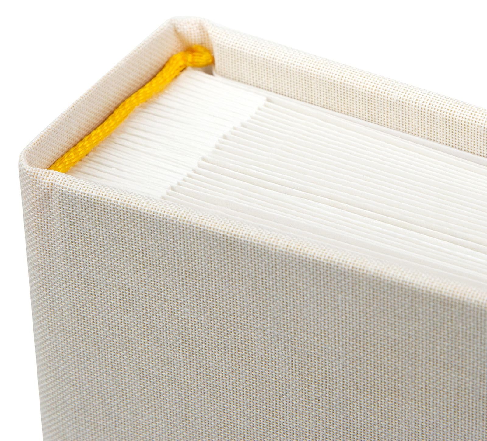 goldbuch 08 045 Hochzeitsalbum Herzensmoment Beige, Fotoalbum mit Fensterausschnitt, Erinnerungsalbum mit 60 weißen Seiten und Pergamin-Trennblättern, Fotobuch, Einband aus Leinen, ca. 31 x 30 x 4 cm